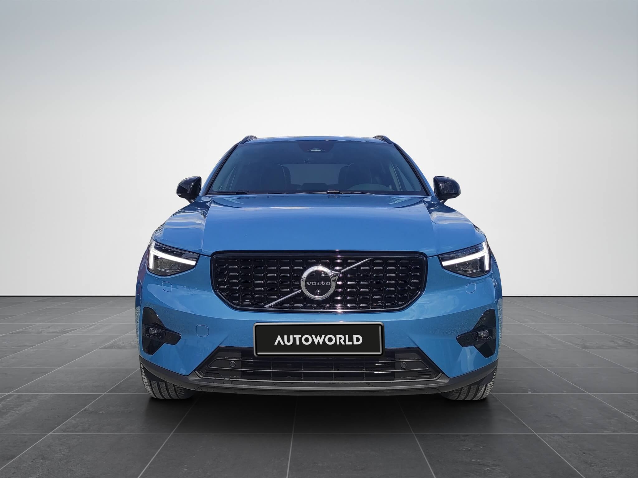 Volvo XC 40 B# Plus Dark 2.0 Hybrid 163 CP Albastru - Samsaru's Car Outlet