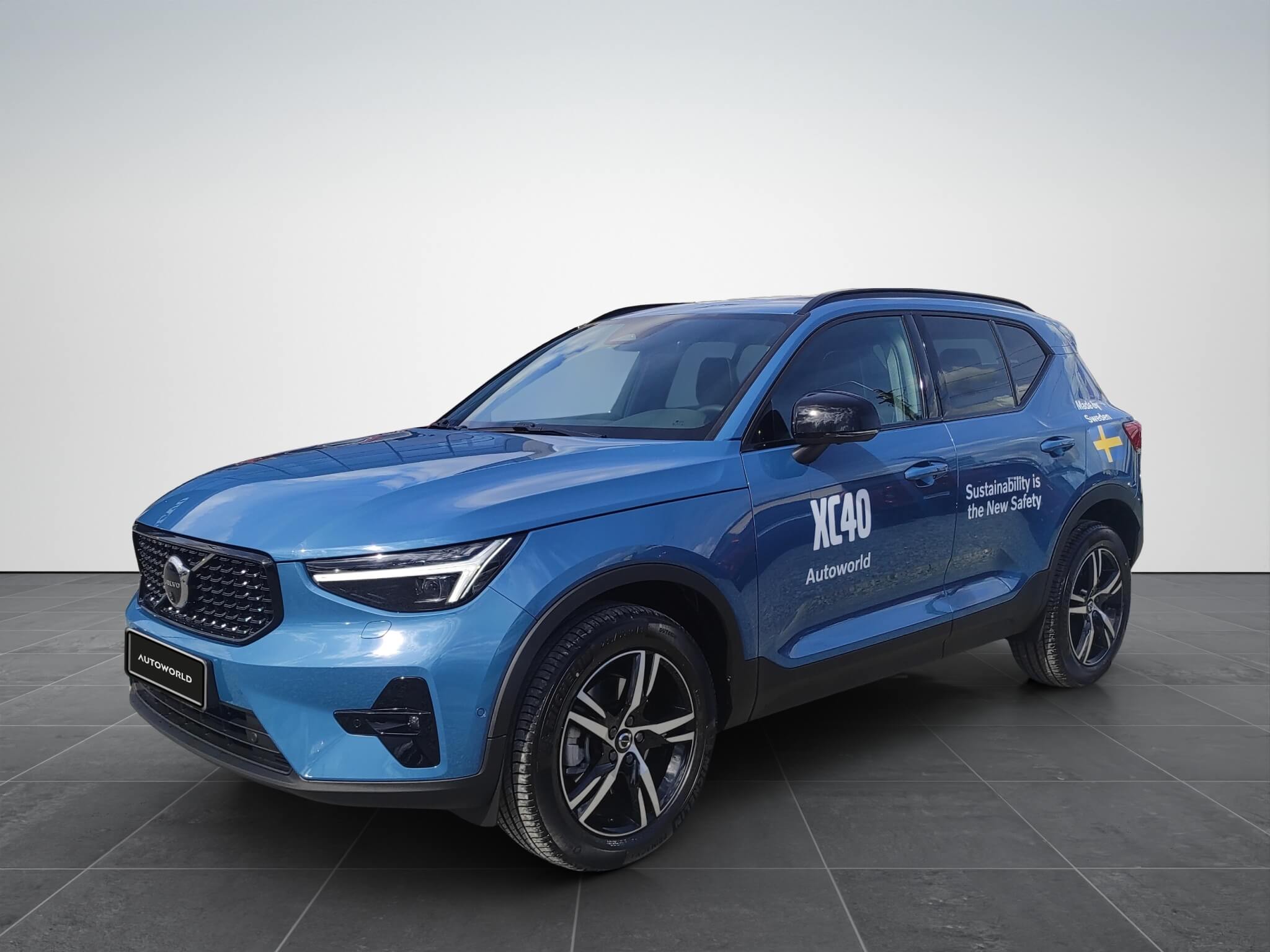 Volvo XC 40 B# Plus Dark 2.0 Hybrid 163 CP Albastru - Samsaru's Car Outlet