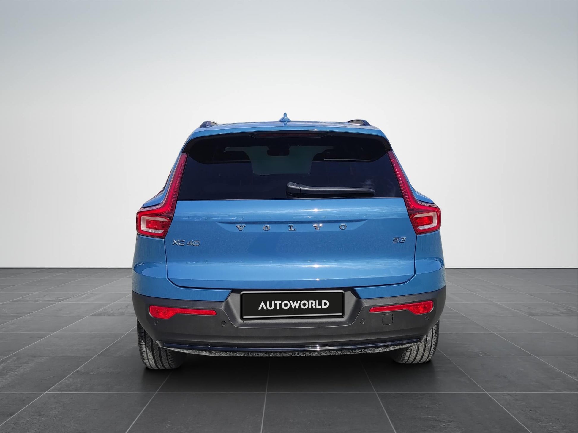 Volvo XC 40 B# Plus Dark 2.0 Hybrid 163 CP Albastru - Samsaru's Car Outlet