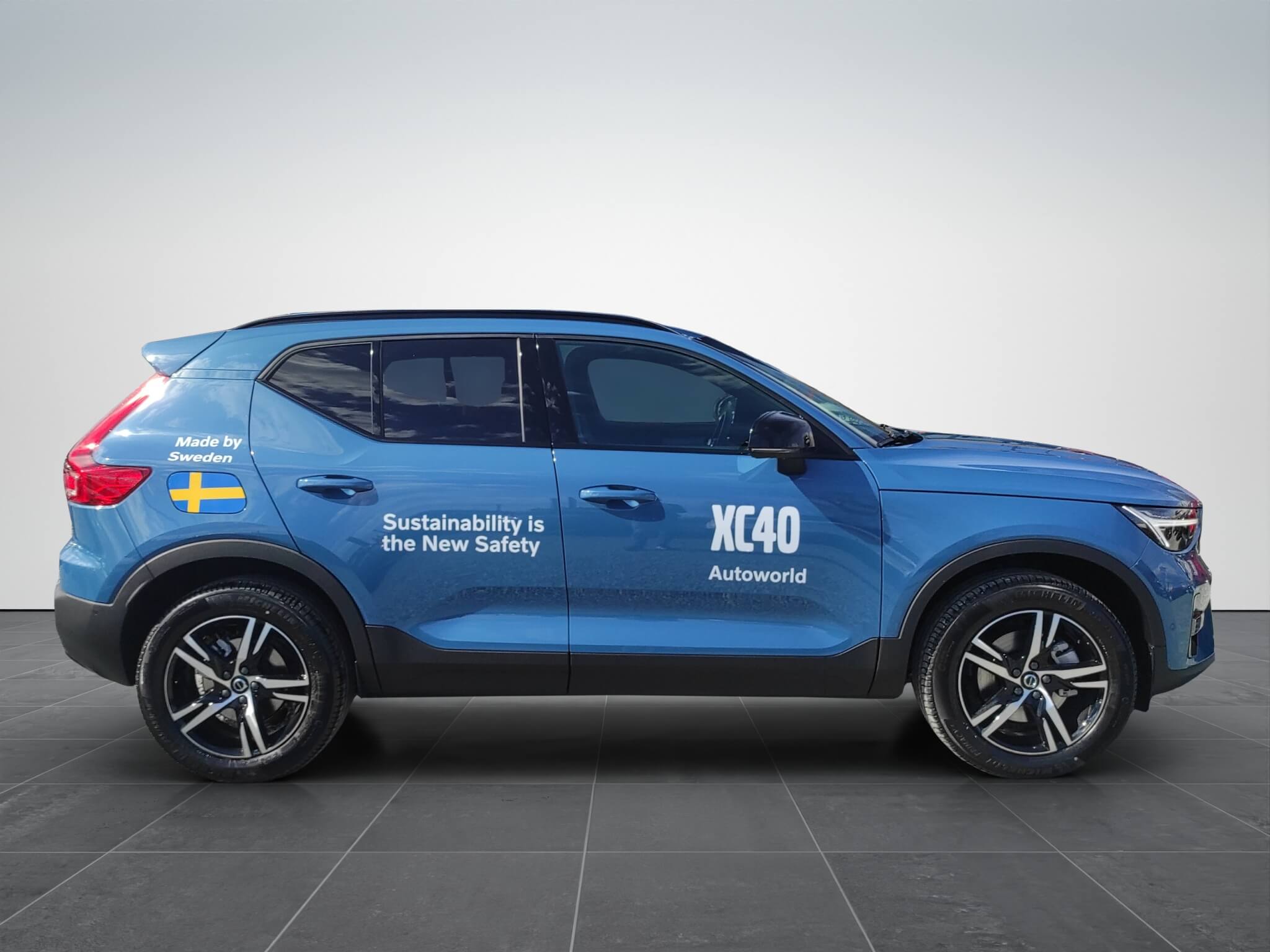 Volvo XC 40 B# Plus Dark 2.0 Hybrid 163 CP Albastru - Samsaru's Car Outlet