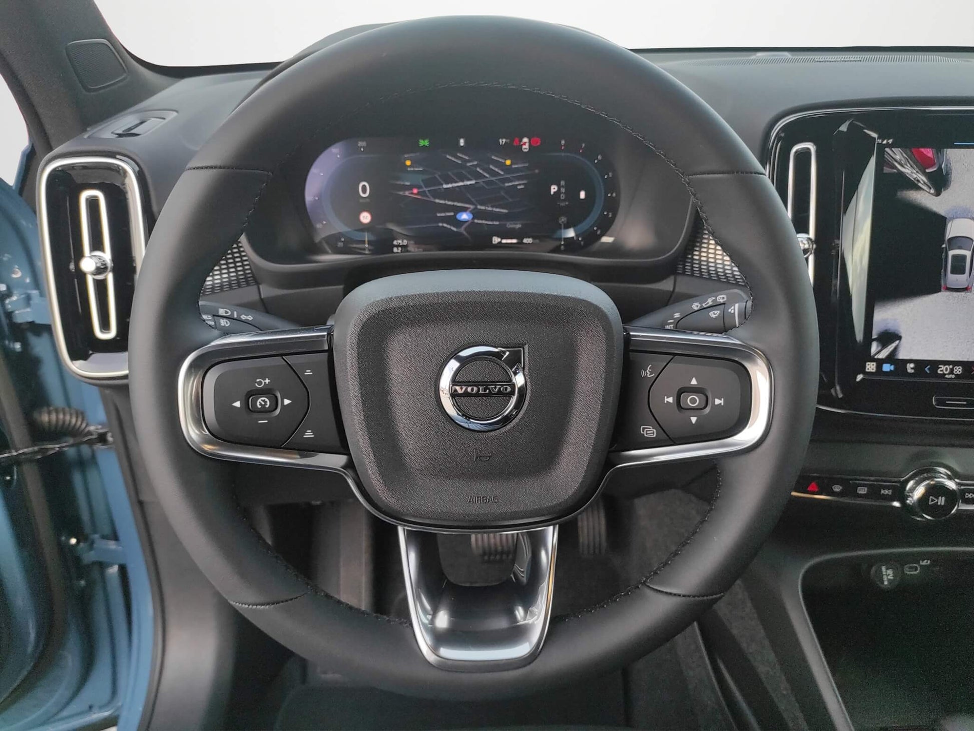 Volvo XC 40 B# Plus Dark 2.0 Hybrid 163 CP Albastru - Samsaru's Car Outlet