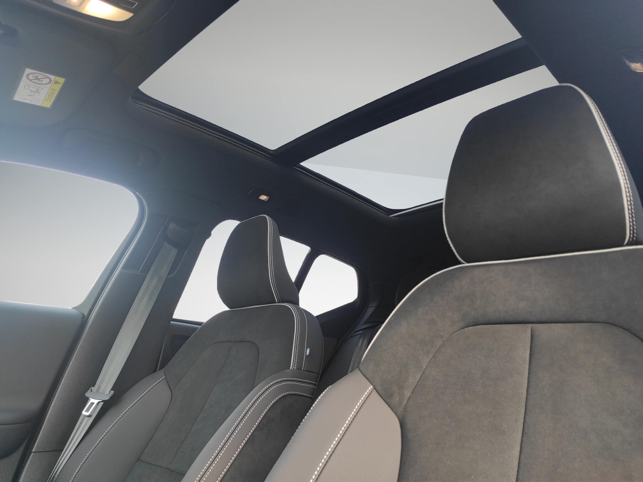 Volvo XC 40 B# Plus Dark 2.0 Hybrid 163 CP Albastru - Samsaru's Car Outlet