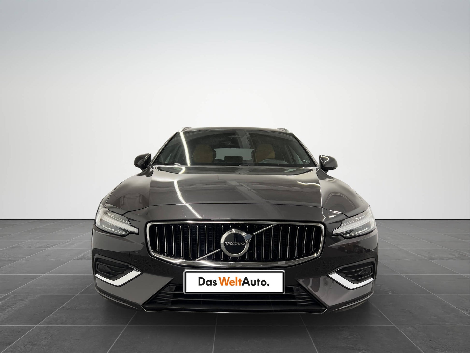 Volvo V60 B5 Plus Bright AWD MHEV Geartronic - Samsaru's Car Outlet