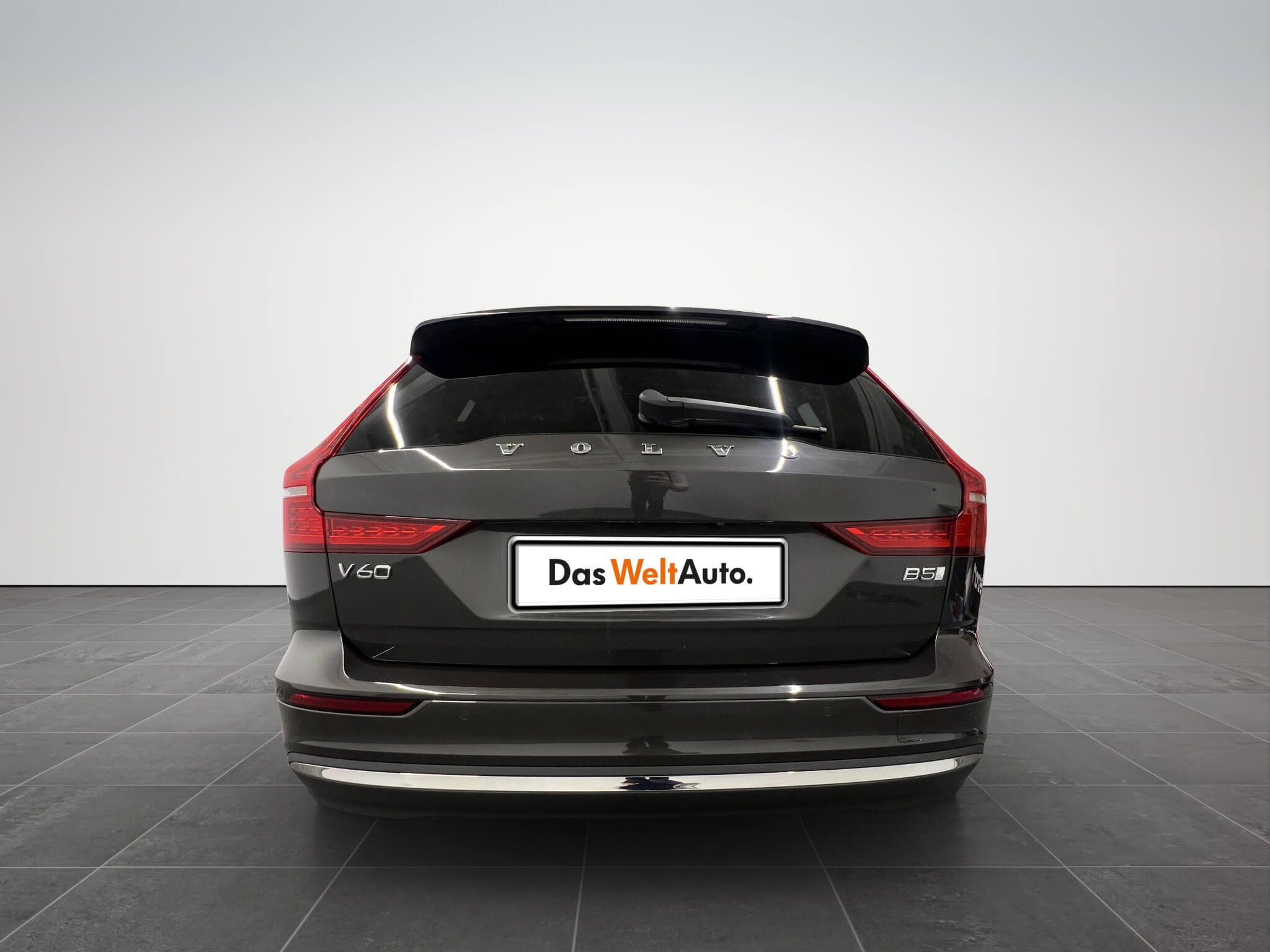 Volvo V60 B5 Plus Bright AWD MHEV Geartronic - Samsaru's Car Outlet