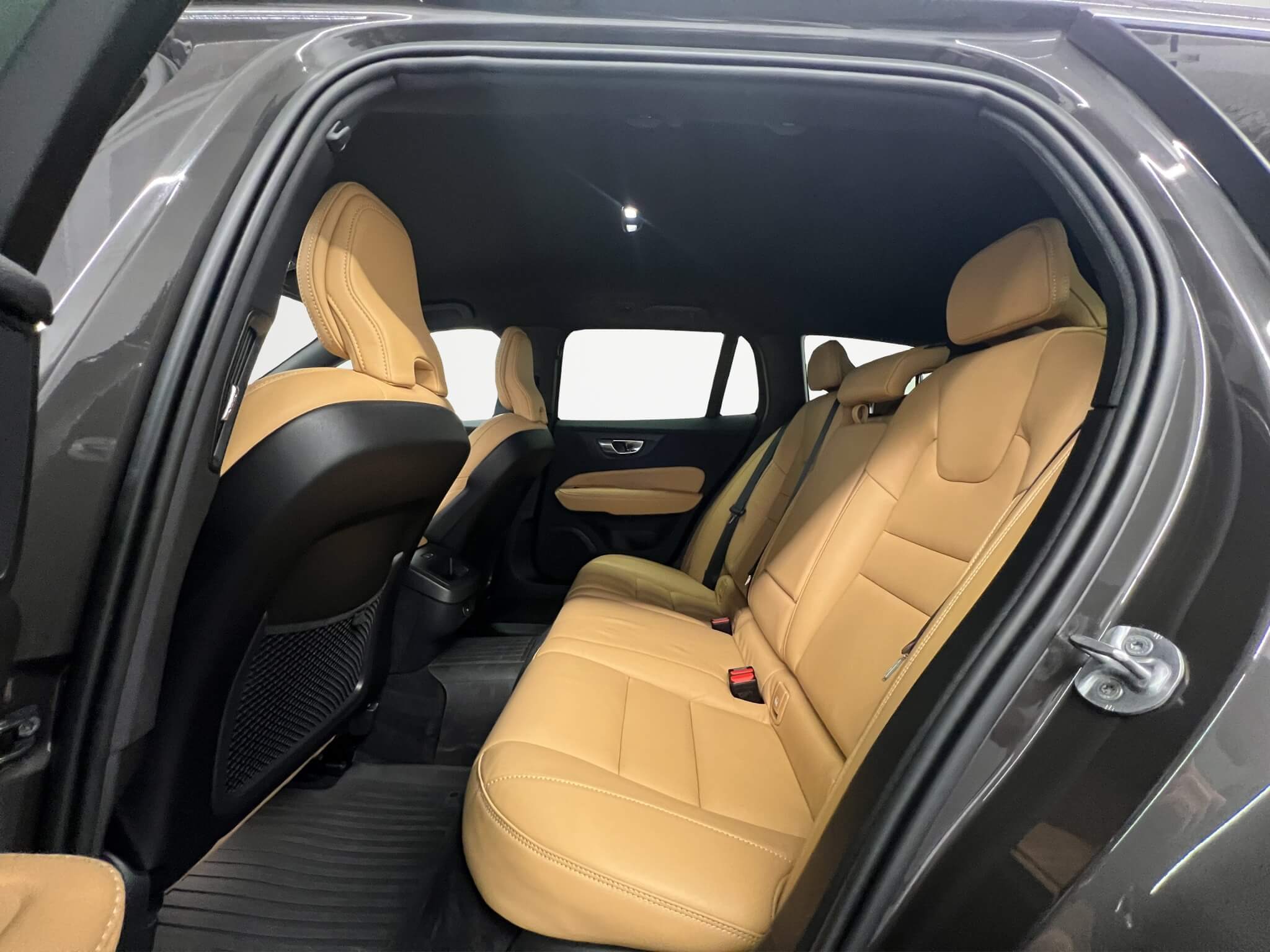 Volvo V60 B5 Plus Bright AWD MHEV Geartronic - Samsaru's Car Outlet