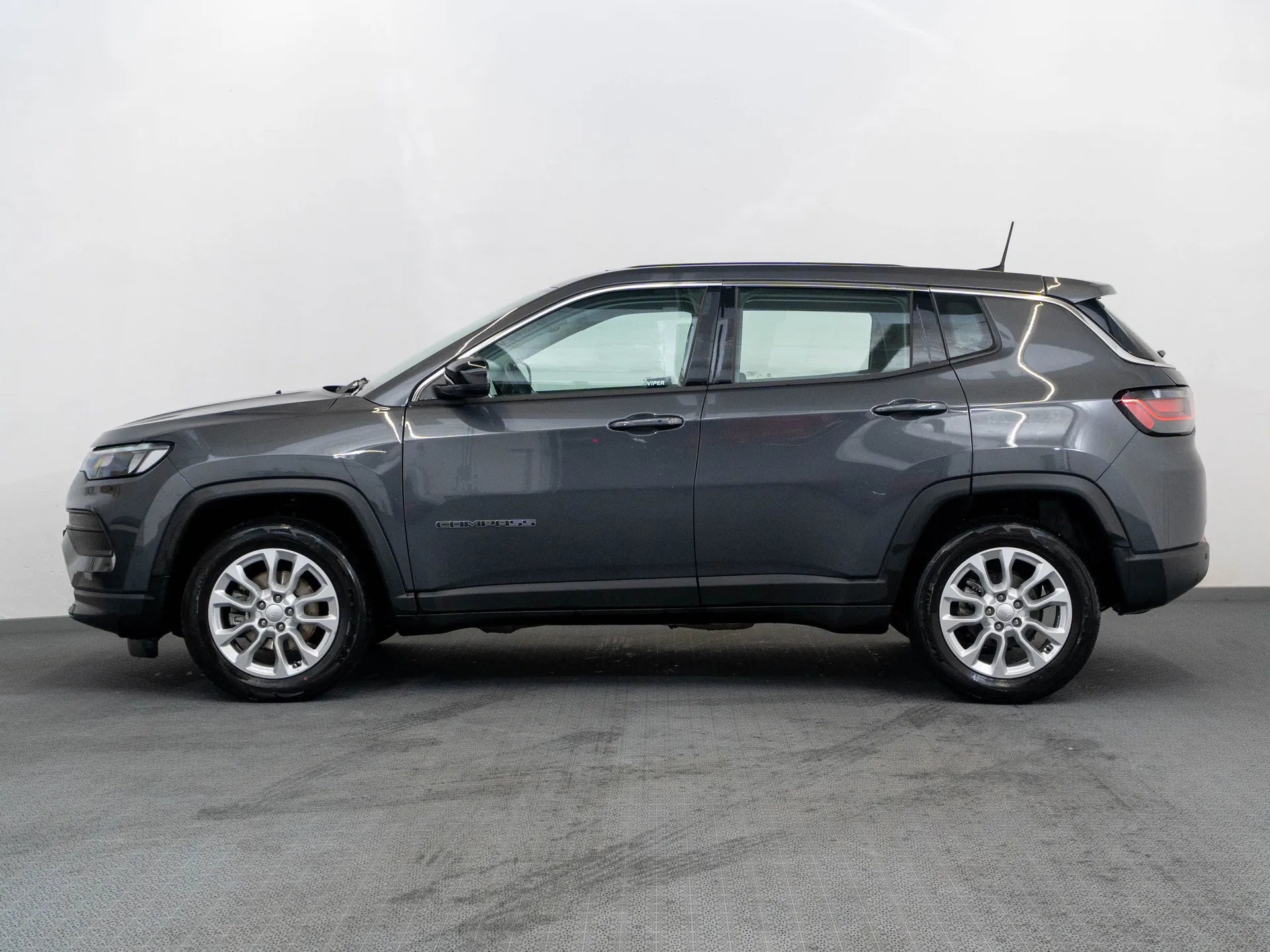 Jeep Compass 1.5 Benzina 130 CP Gri - Samsaru's Car Outlet