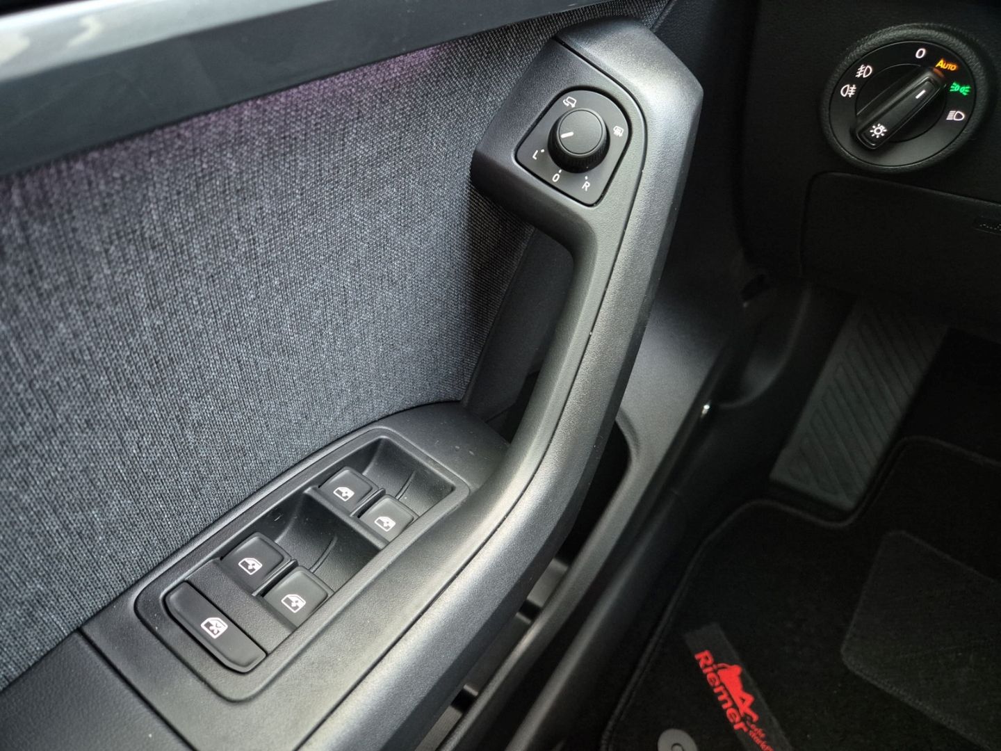Seat Ateca Style Edition 1.5 TSI ACT,SHZ,Kamera,AHK