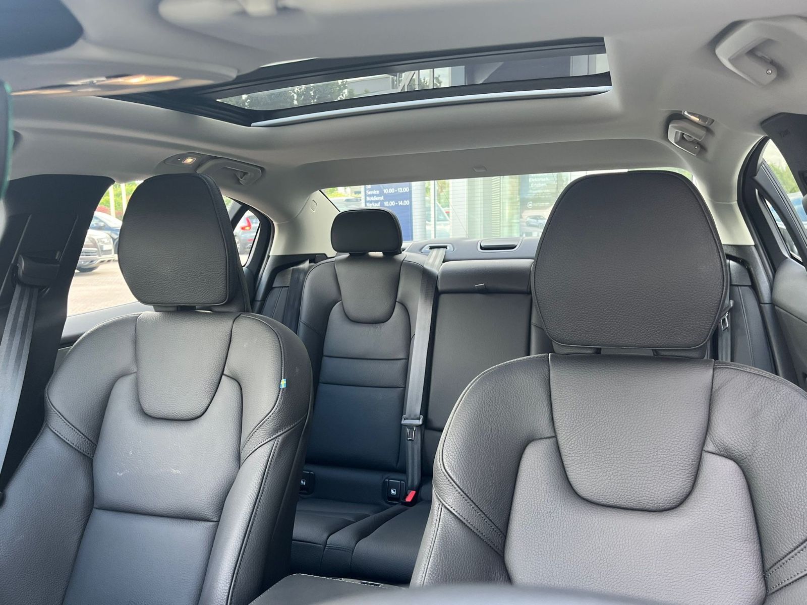 Volvo S60 B5 AWD Ultimate Dark Auto