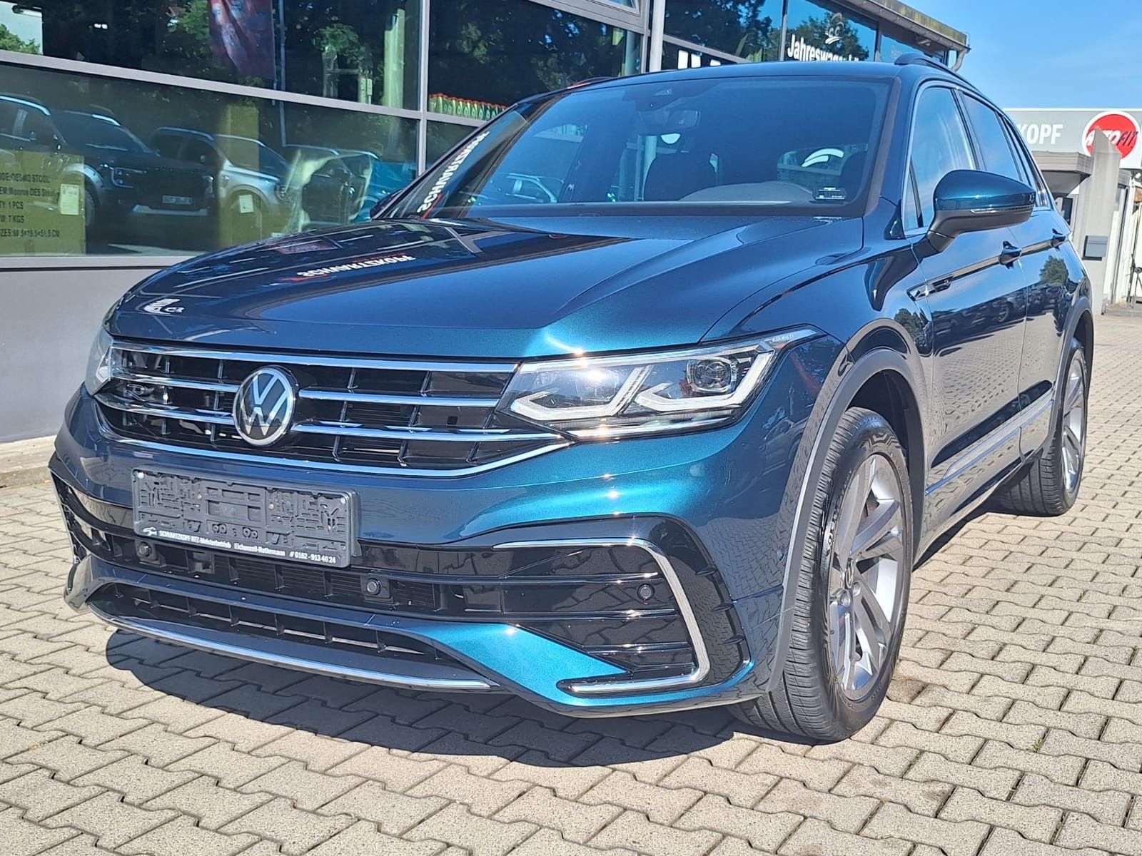 Volkswagen Tiguan R-Line 4Motion DSG - Samsaru's Car Outlet