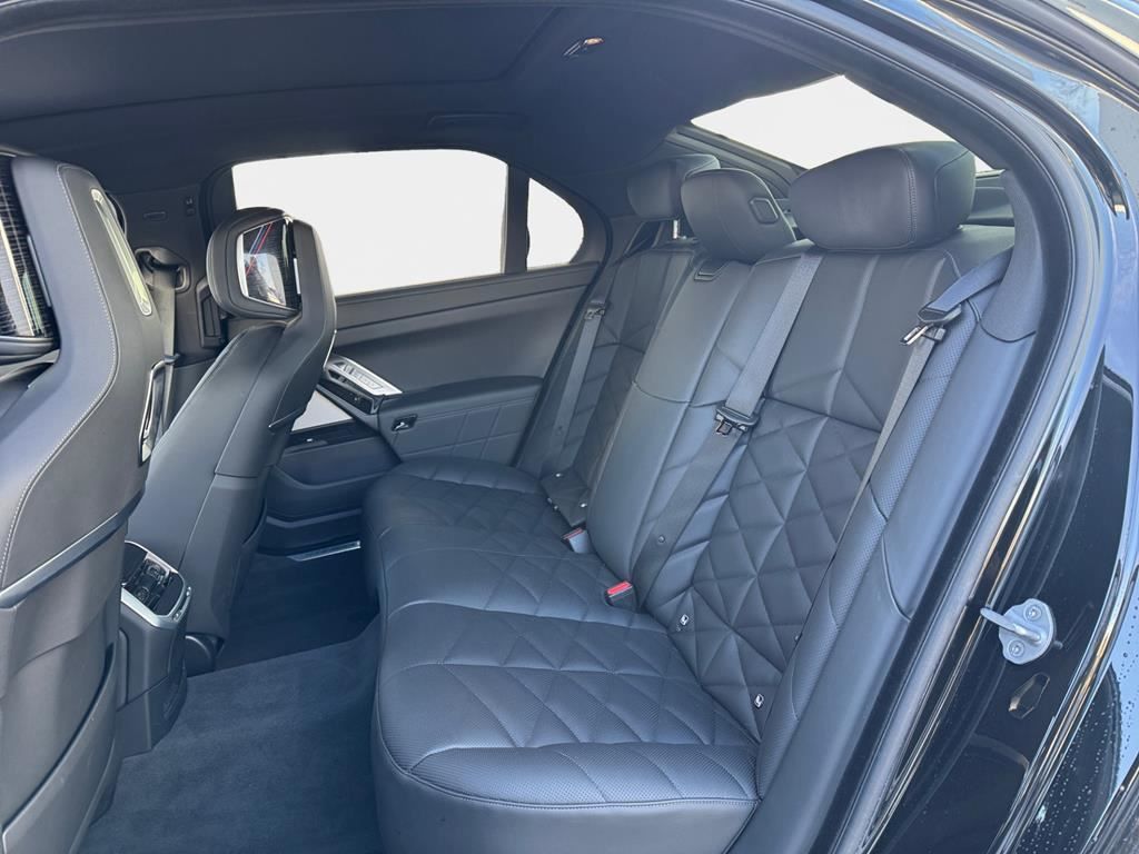 BMW 740d xDrive M Sport Inno+Sky Lounge+Standhg+B&W