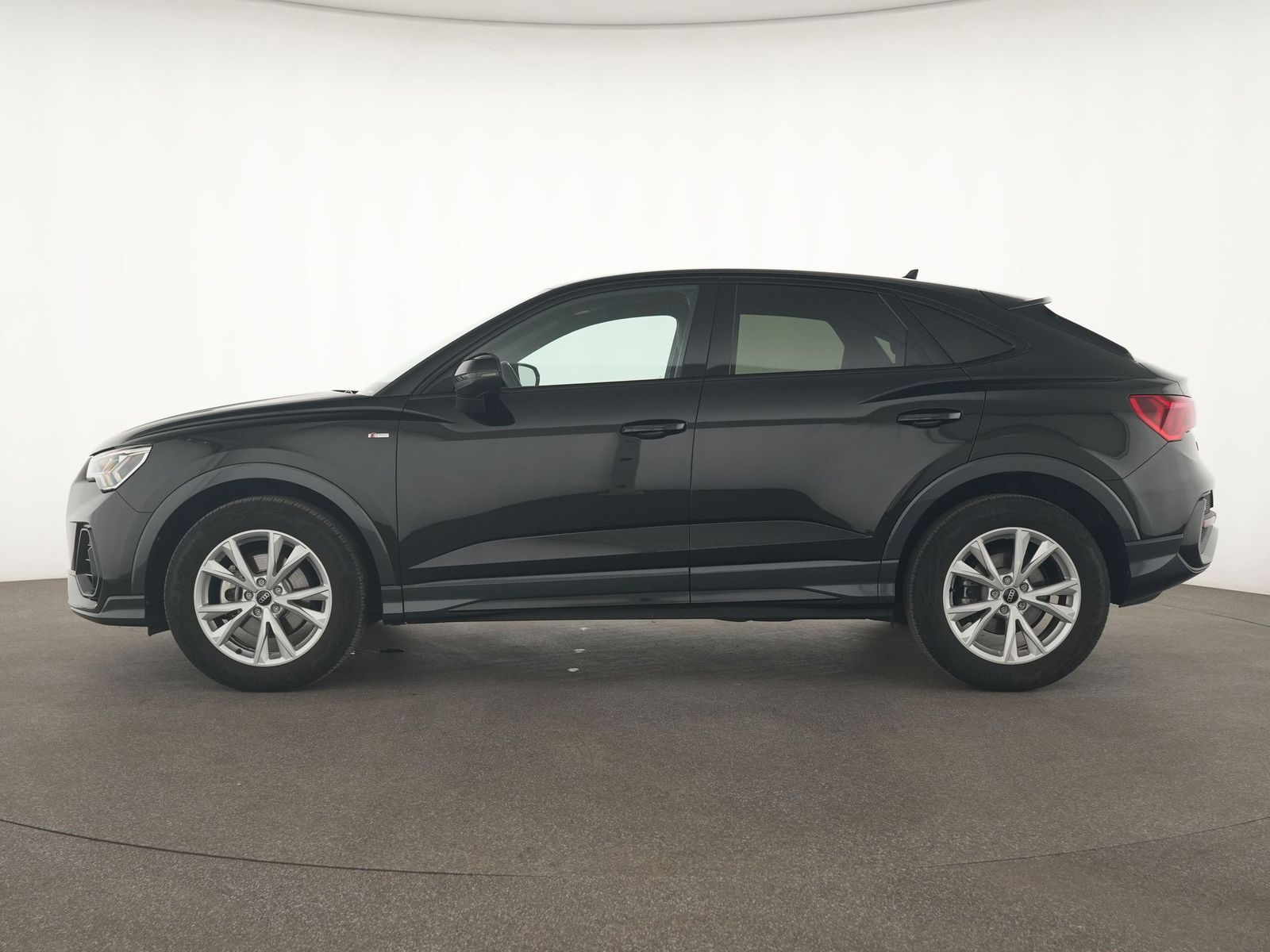 Audi Q3 Sportback S-Line - Samsaru's Car Outlet