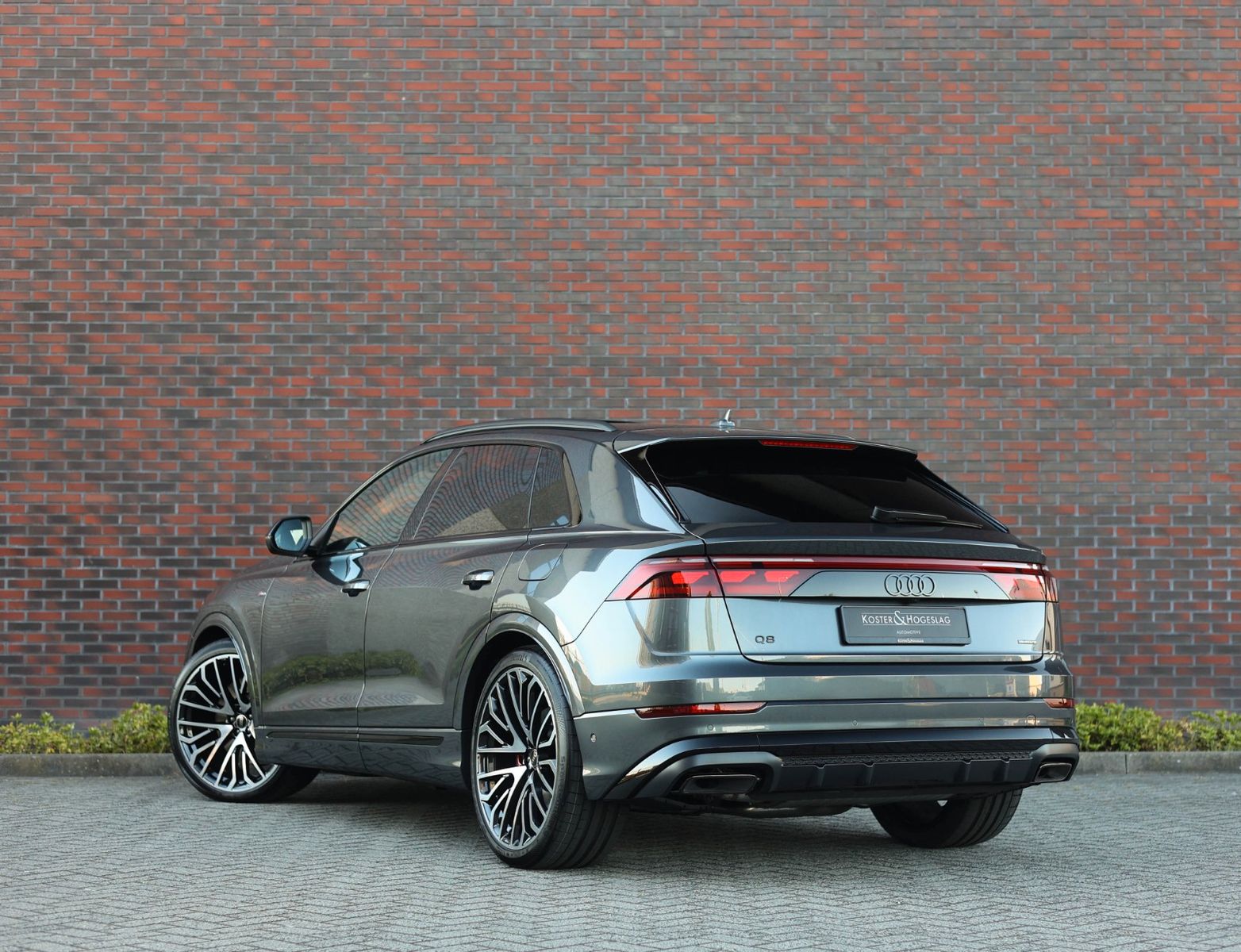 Audi Q8 60 TFSIe Quattro Advanced - Samsaru's Car Outlet