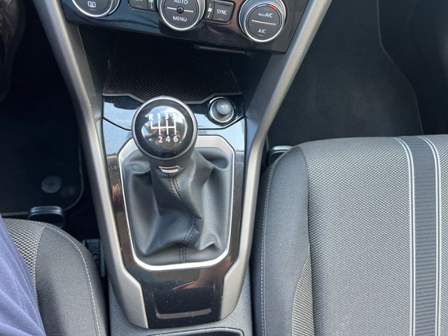 Volkswagen T-Roc 1.0 TSI Style - Samsaru's Car Outlet