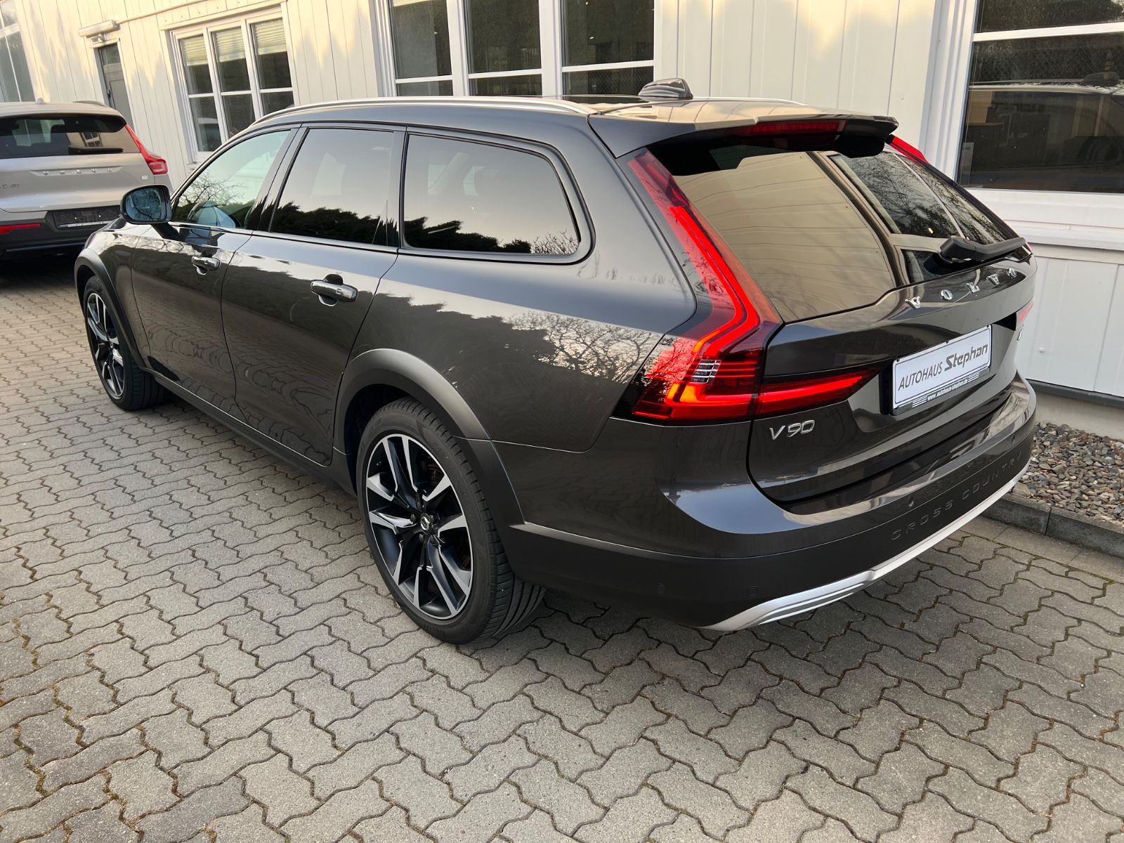 Volvo V90 Cross Country B5 AWD Ultimate AHK GARANTIE