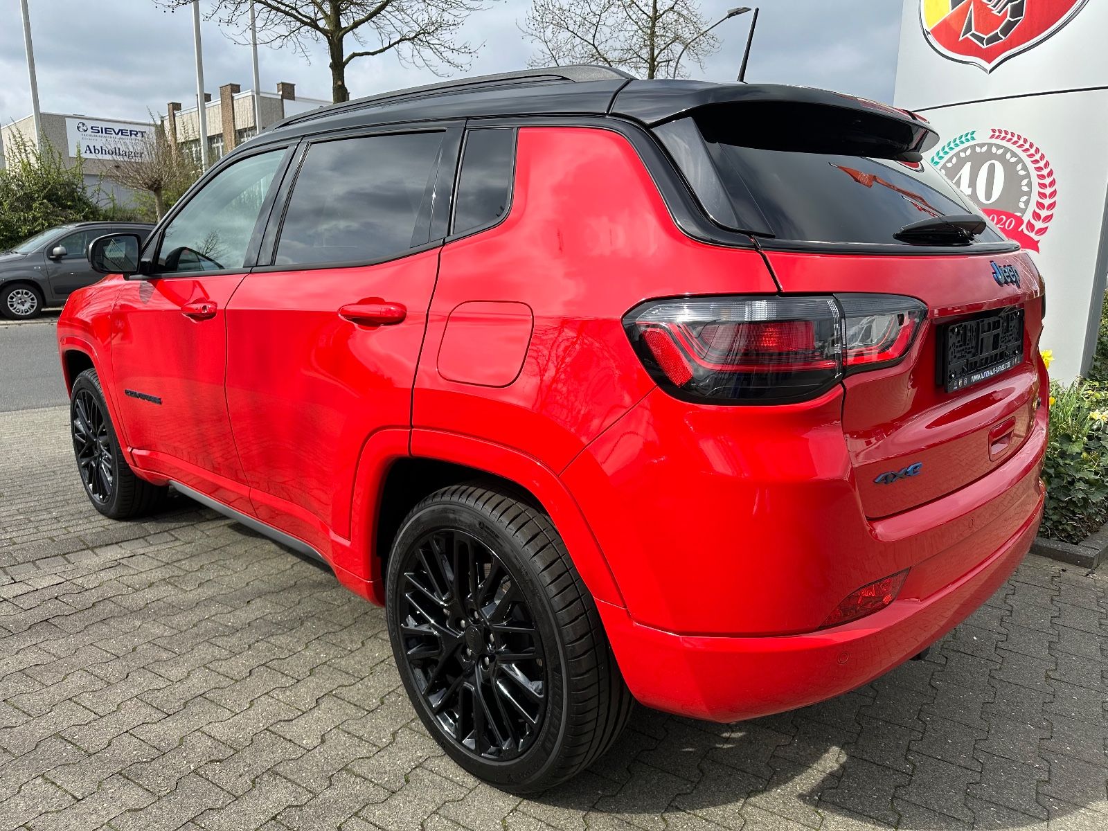 Jeep CompassS Plug-In Hybrid 4WD 8-fach Bereifung AHK