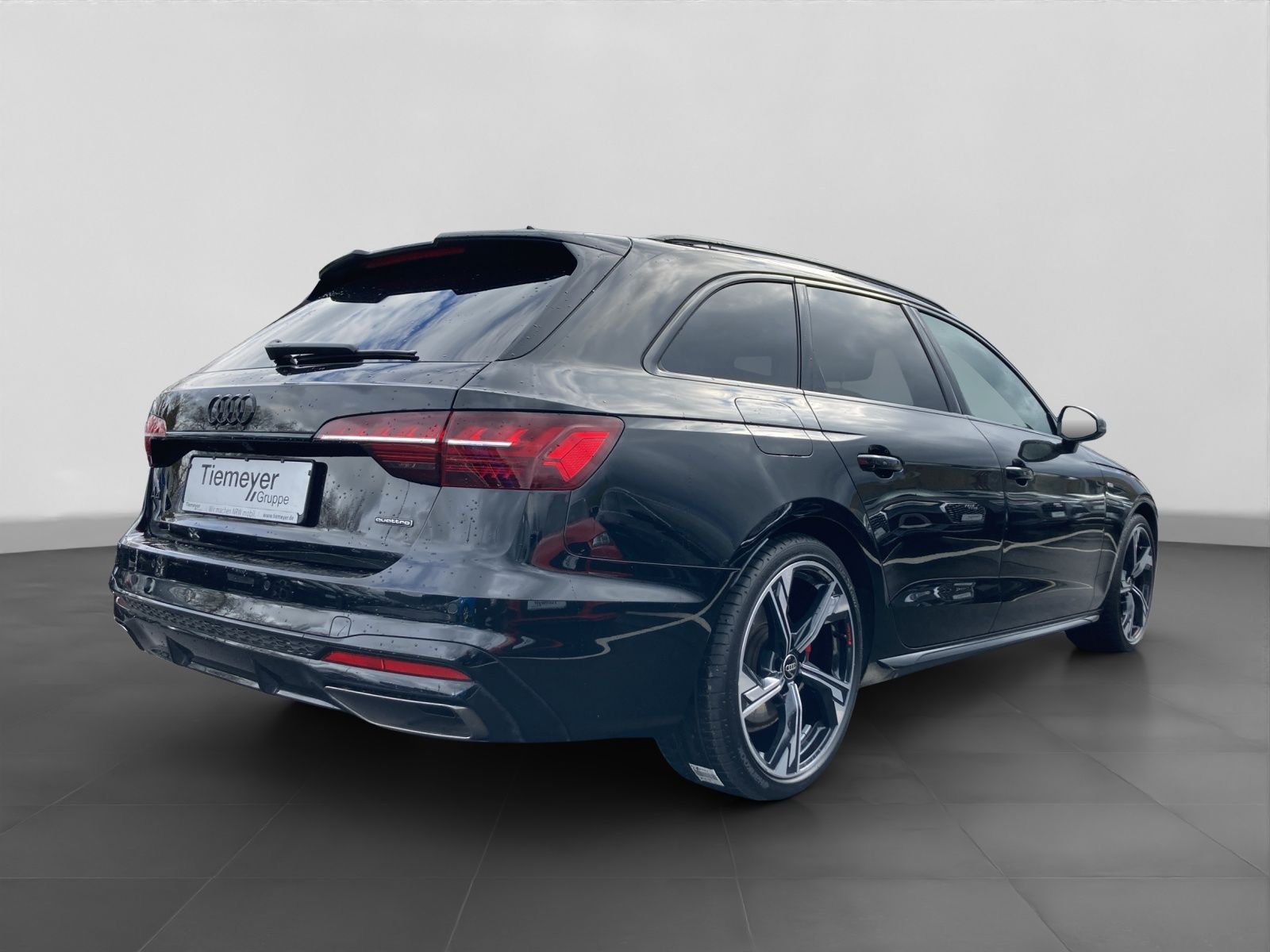 Audi A4 Avant 40 TFSI Q 2x S LINE AHK MATRXI-LED LM19
