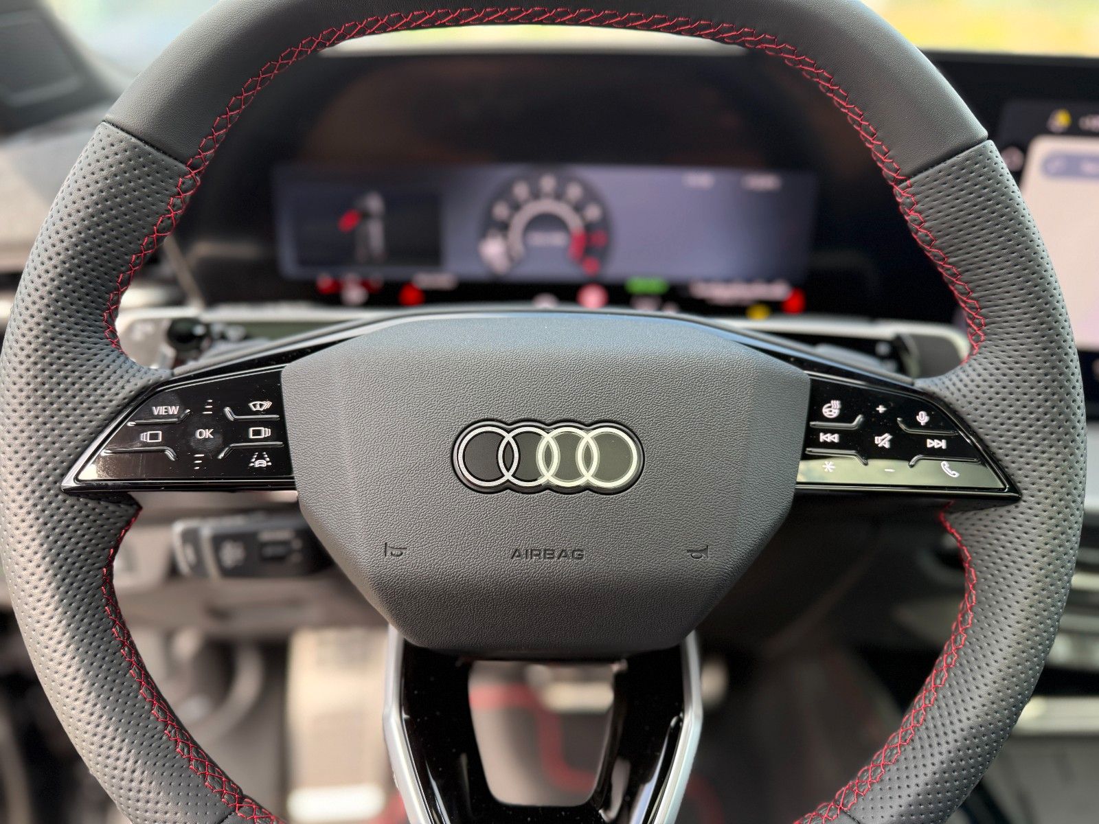 Audi Q3 Sportback S-LINE quattro+AHK+PANO+SONOS