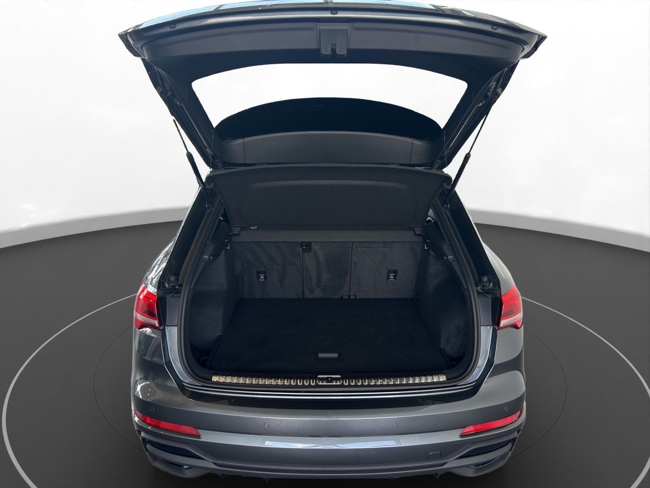 Audi Q3 40 TFSI quattro S-line - Samsaru's Car Outlet