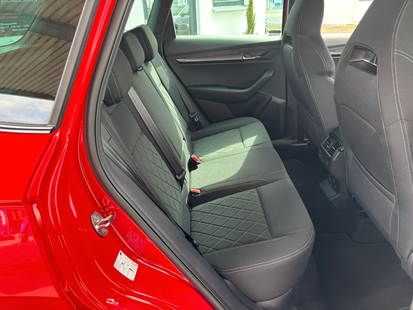 Skoda Karoq Sportline *AHK/Navi/ACC/SHZ/Garantie*