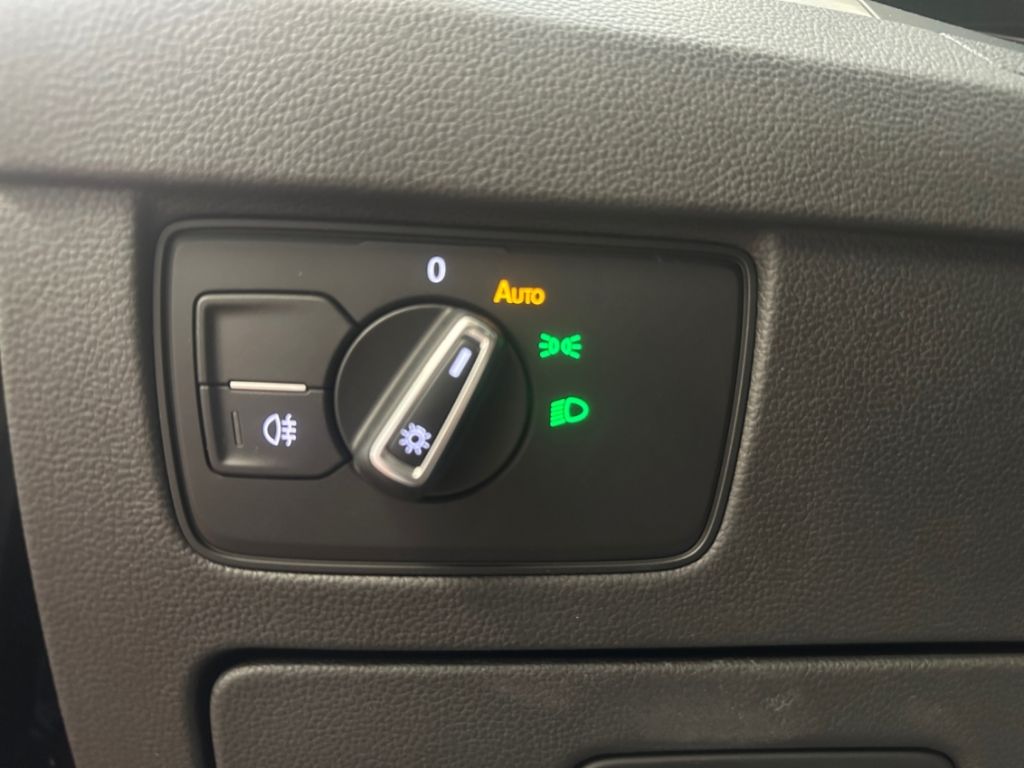 Volkswagen Passat AUTOMATIK - Samsaru's Car Outlet