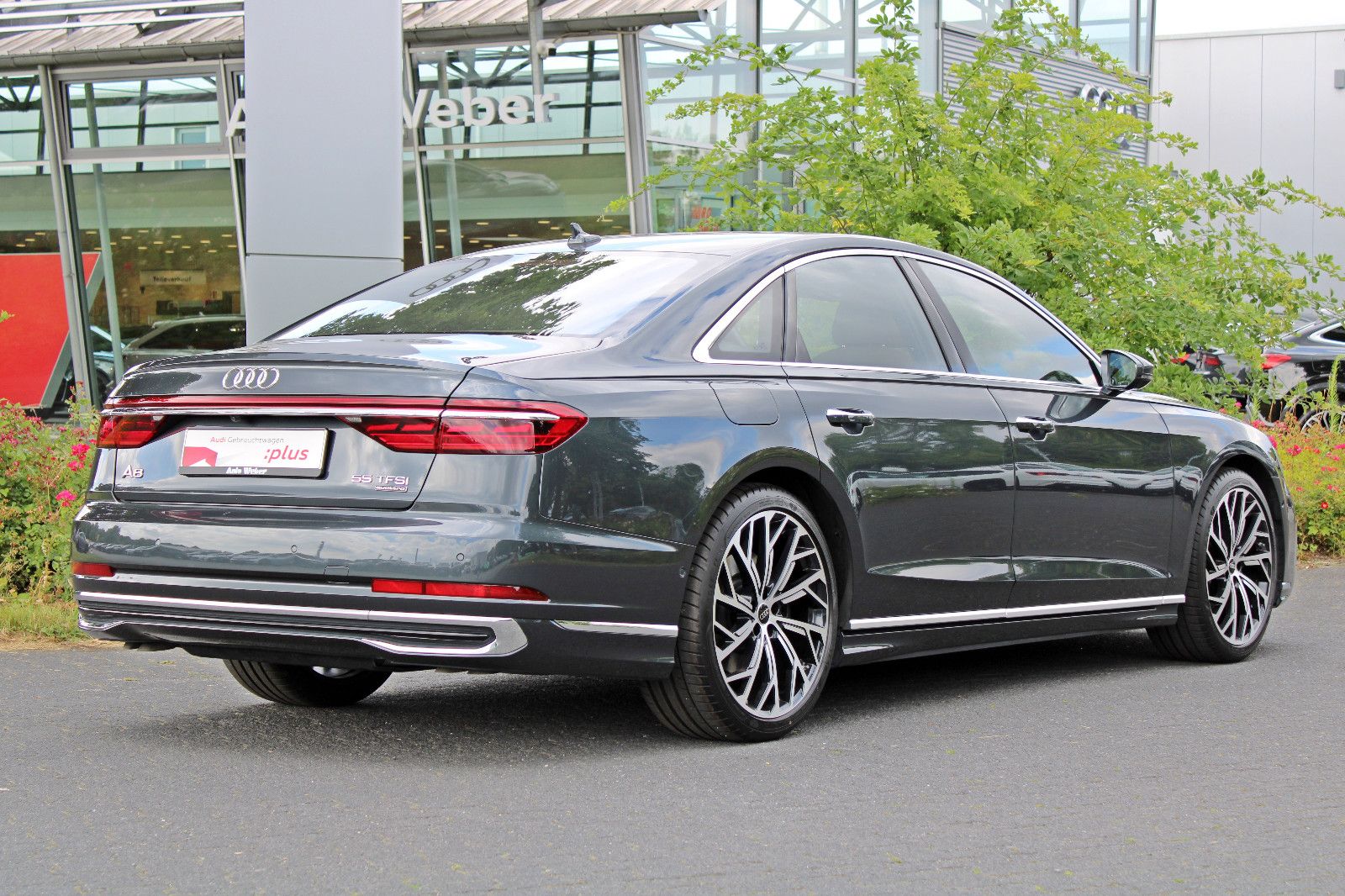 Audi A8 55TFSI quattro - Samsaru's Car Outlet