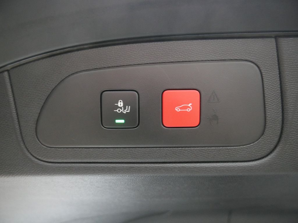 DS Automobiles DS 7 Crossback E-Tense Rivoli 4x4 AKTIVSITZE LED