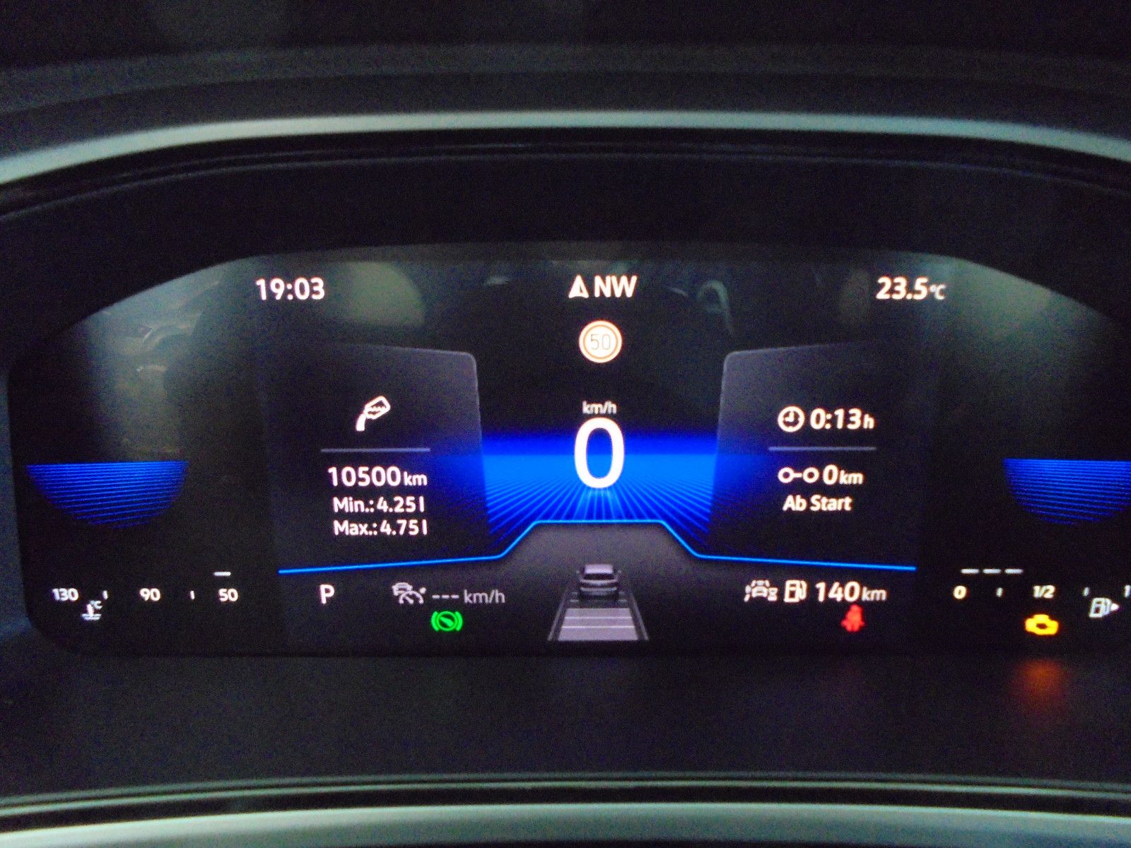 Volkswagen T-Roc TDI DSG Life - Samsaru's Car Outlet