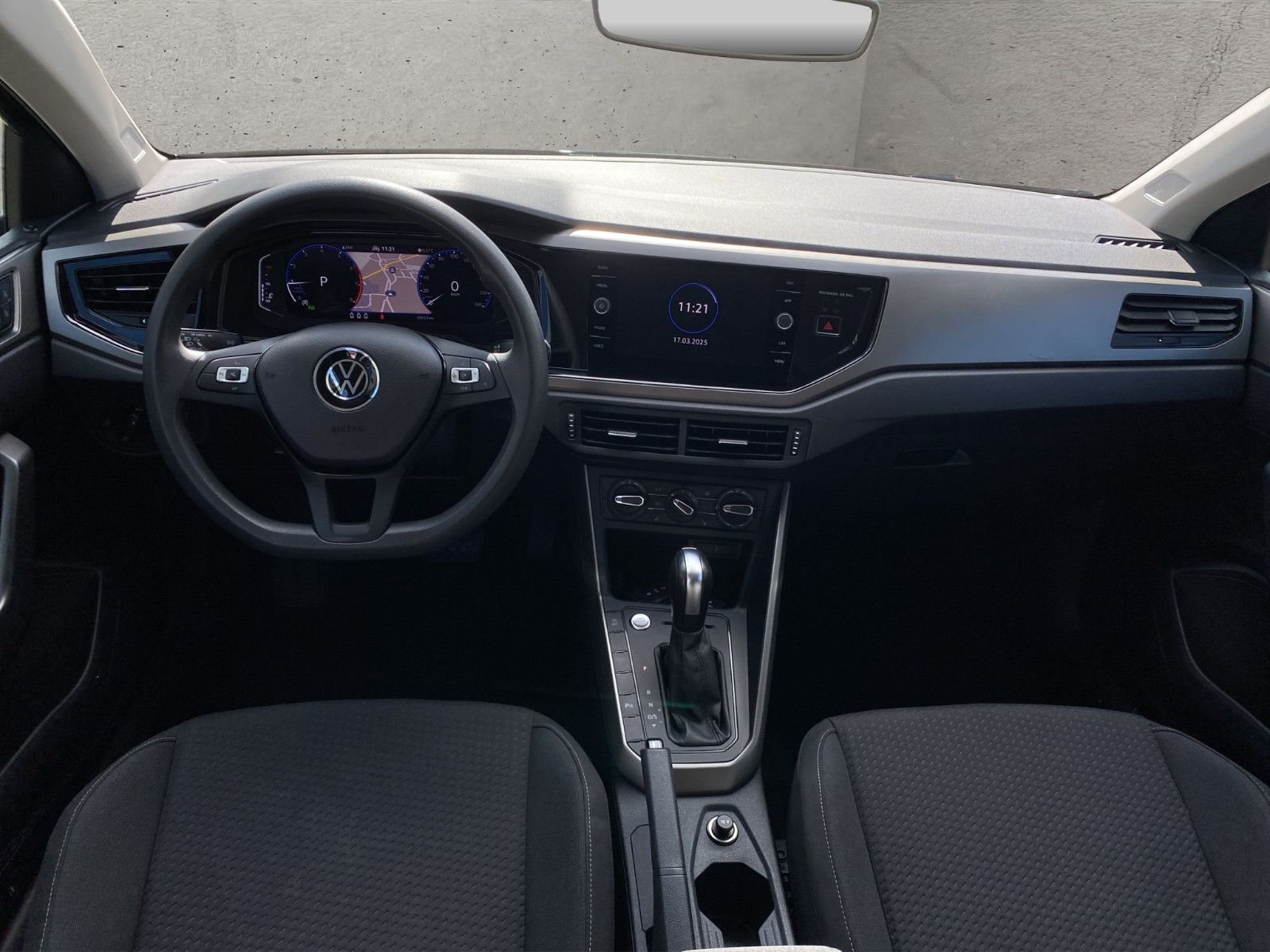 Volkswagen Polo VI Comfortline - Samsaru's Car Outlet