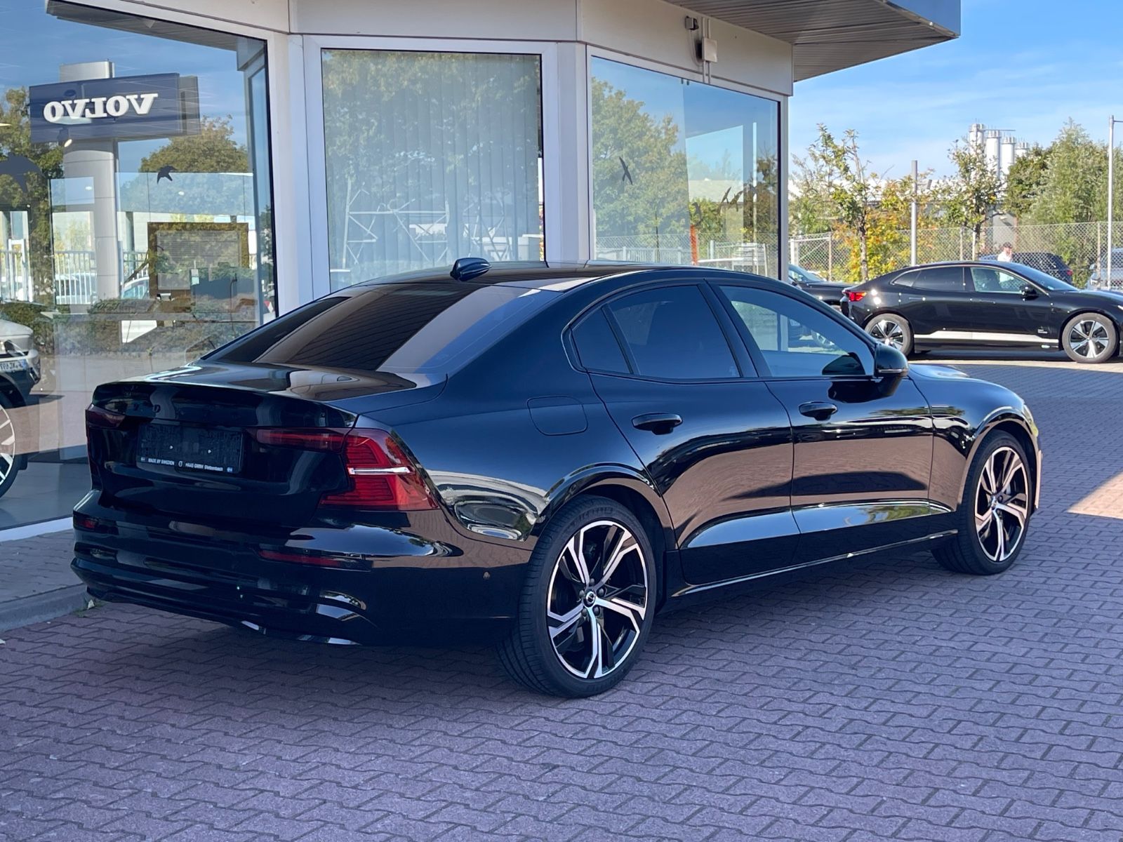 Volvo S60 B5 AWD Ultimate Dark Auto