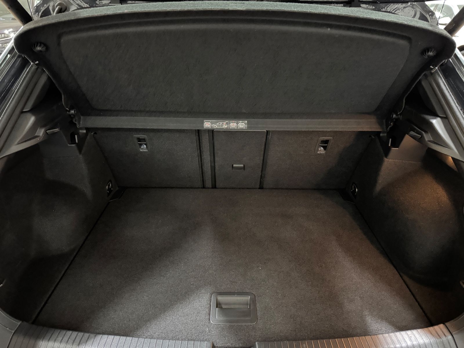 Volkswagen T-Roc Sport 1.5TSI DSG - Samsaru's Car Outlet