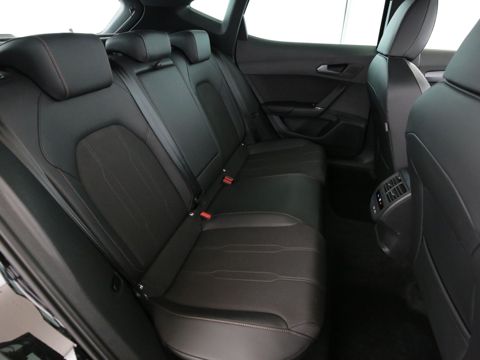 Cupra Formentor 1.5eTSI 150PS 7 Gang DSG CUPRA - Samsaru's Car Outlet