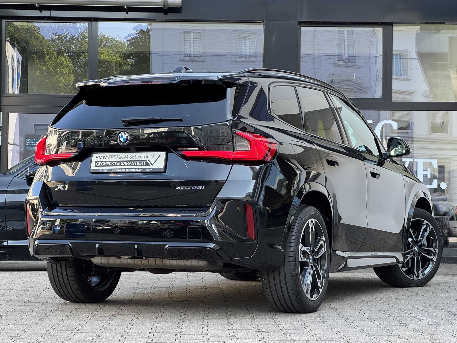 BMW X1 xDrive23i M Sport - Samsaru's Car Outlet