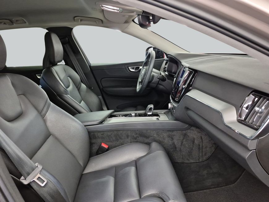 Volvo XC60 B4 B Plus Dark    STDZH*BLIS*ACC*AHZV
