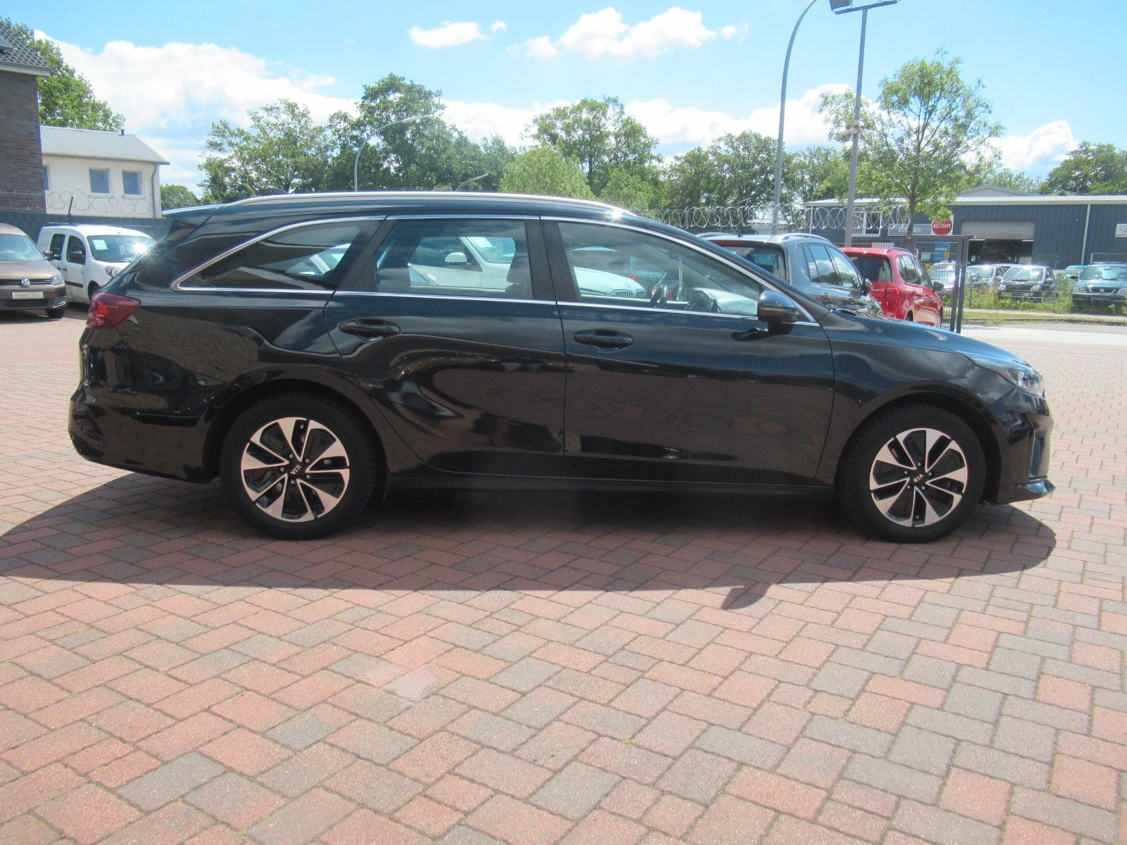 Kia cee'd SW 1.6 GDI DCT Spirit - Samsaru's Car Outlet
