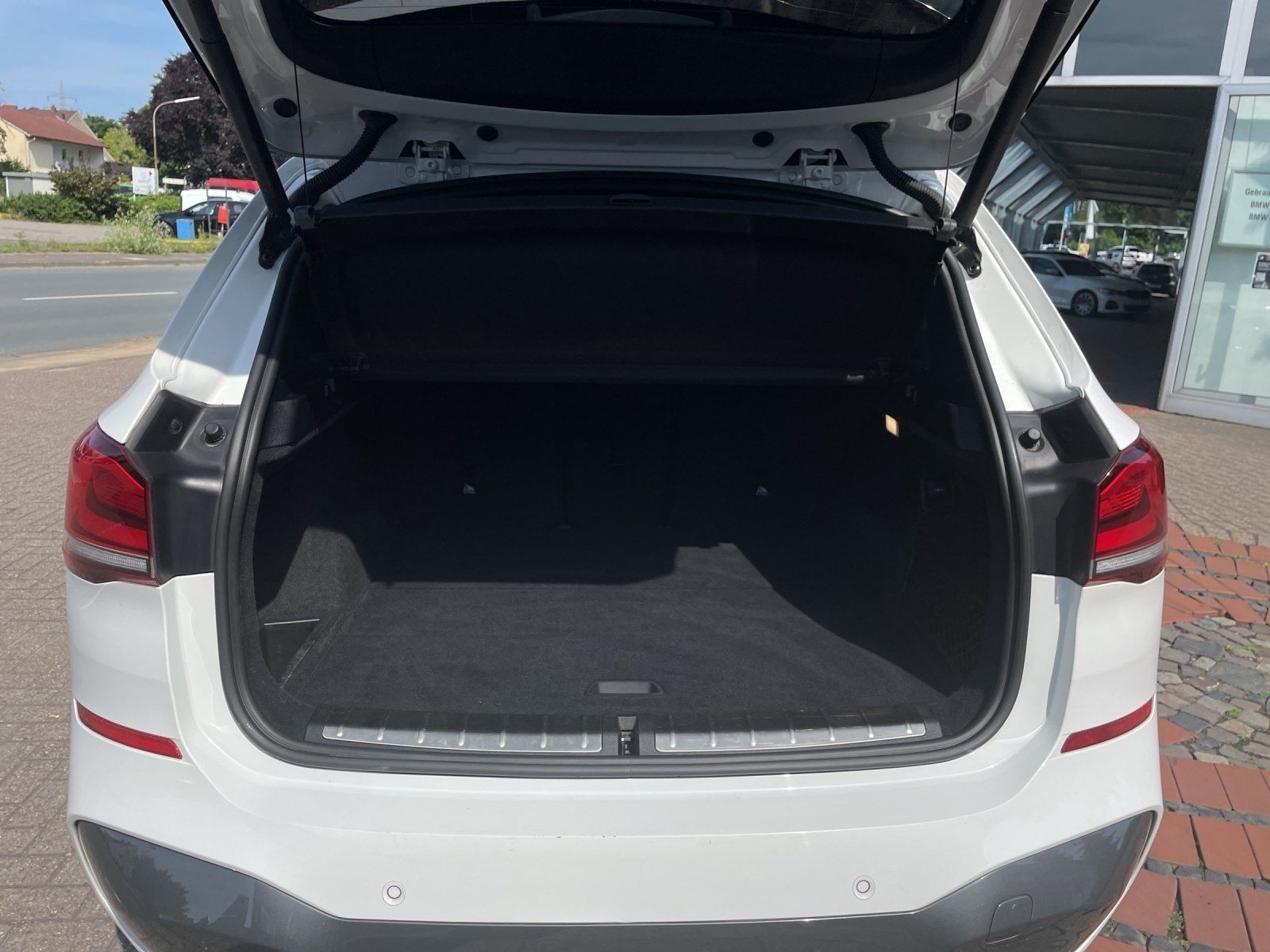 BMW X1 xDrive20i M Sport - Samsaru's Car Outlet