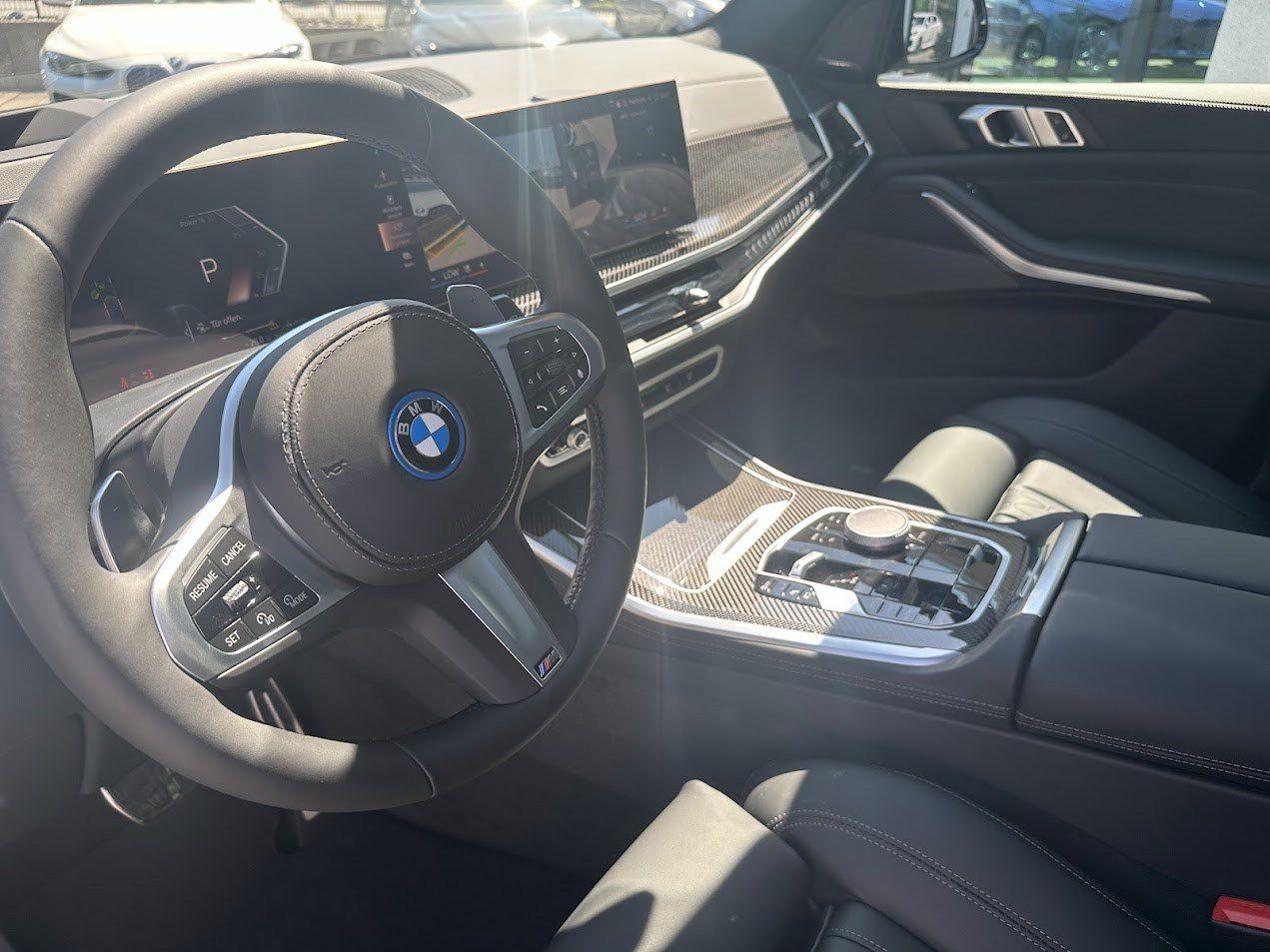 BMW X5 xDrive50e M Sport Pro || 22Z Pano AHK H&K Hea