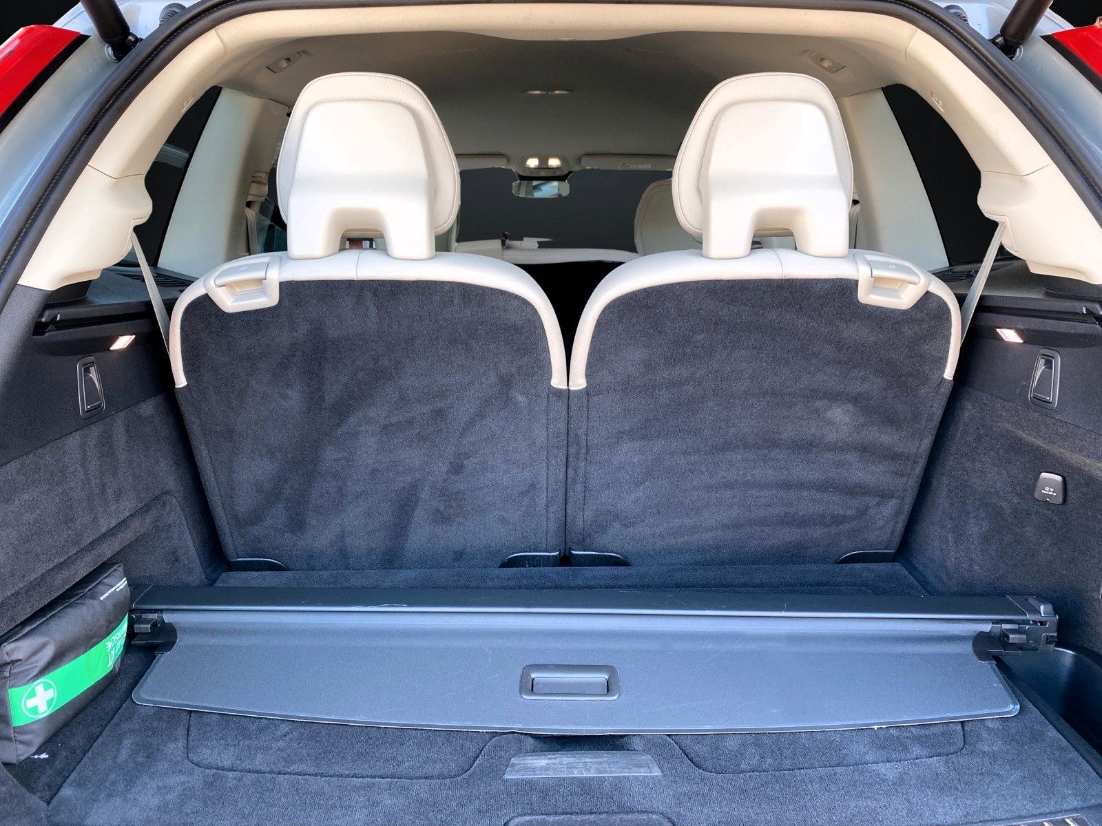 Volvo XC 90 B5 AWD CORE 7-SITZER-NAVI-KAMERA-LED