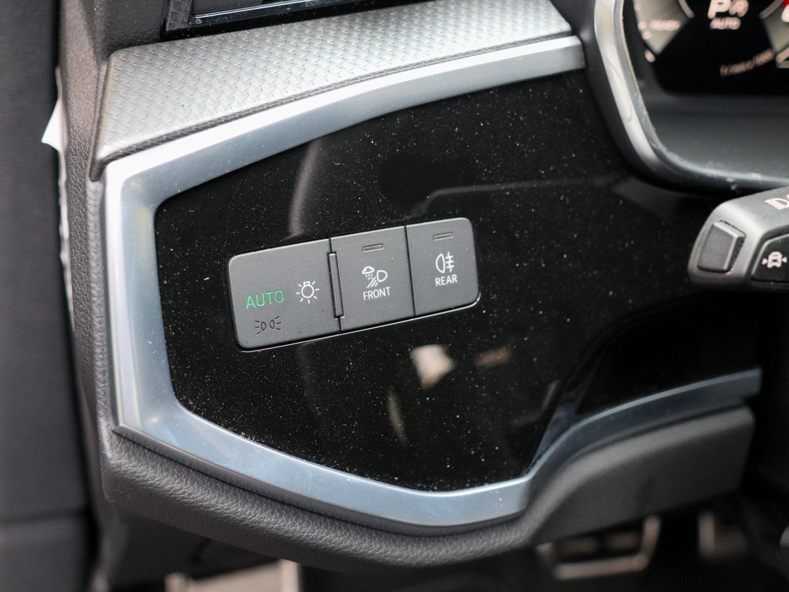 Audi Q3 40 TDI quattro S-Line - Samsaru's Car Outlet