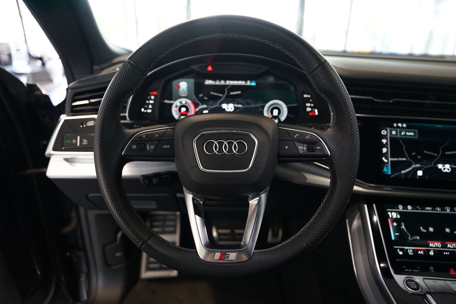 Audi Q8 50 TDI quattro | S line | Pano | B&O | Matrix