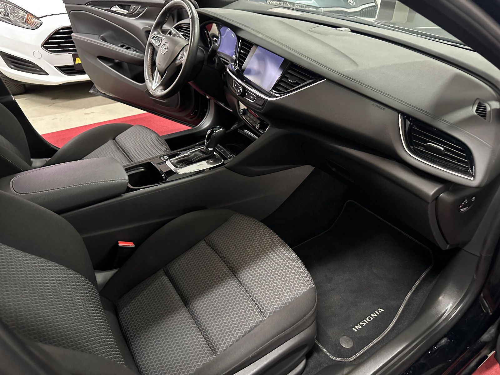 Opel Insignia B Sports Business - Samsaru's Car Outlet