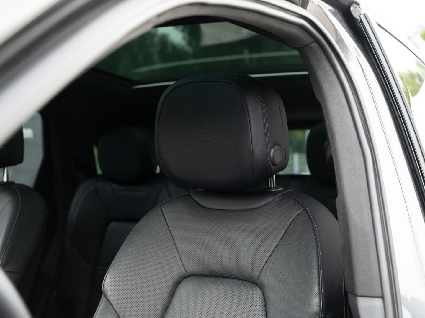 Porsche Cayenne Turbo E-Hybrid PDCC Carbon Design Paket