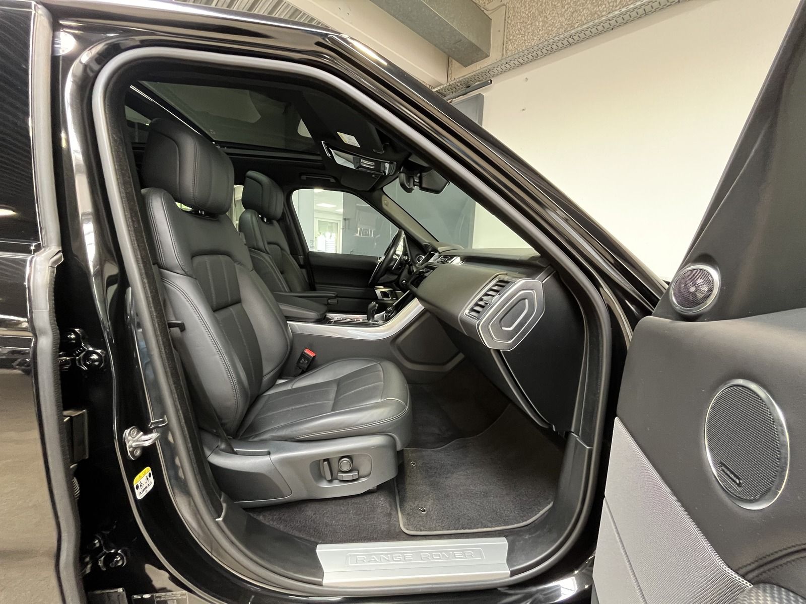 Range Rover Sport HSE-Dynamic - Samsaru's Car Outlet