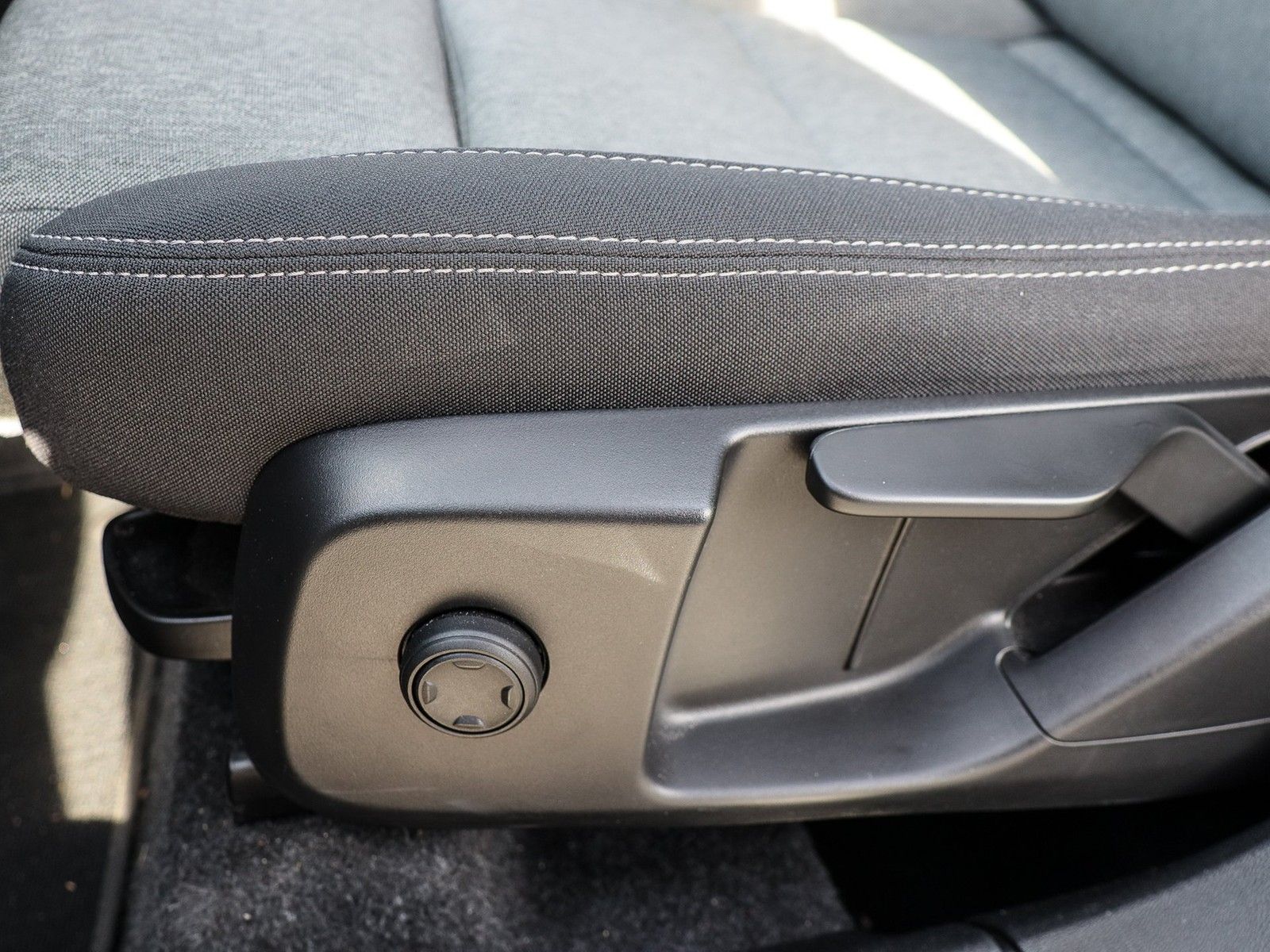 Volvo XC40 B3 (B) Core #AHK/Sitzh./PDC/RFK/Automatik/N