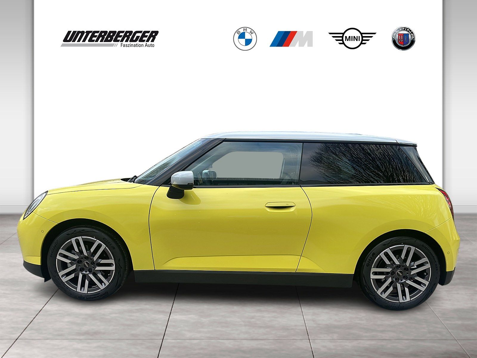 MINI Cooper SE M Classic - Samsaru's Car Outlet