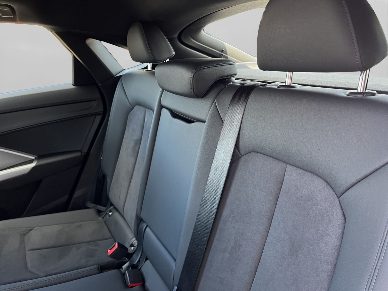 Audi Q3 Sportback 40 TFSI QUATTRO S-LINE - Samsaru's Car Outlet