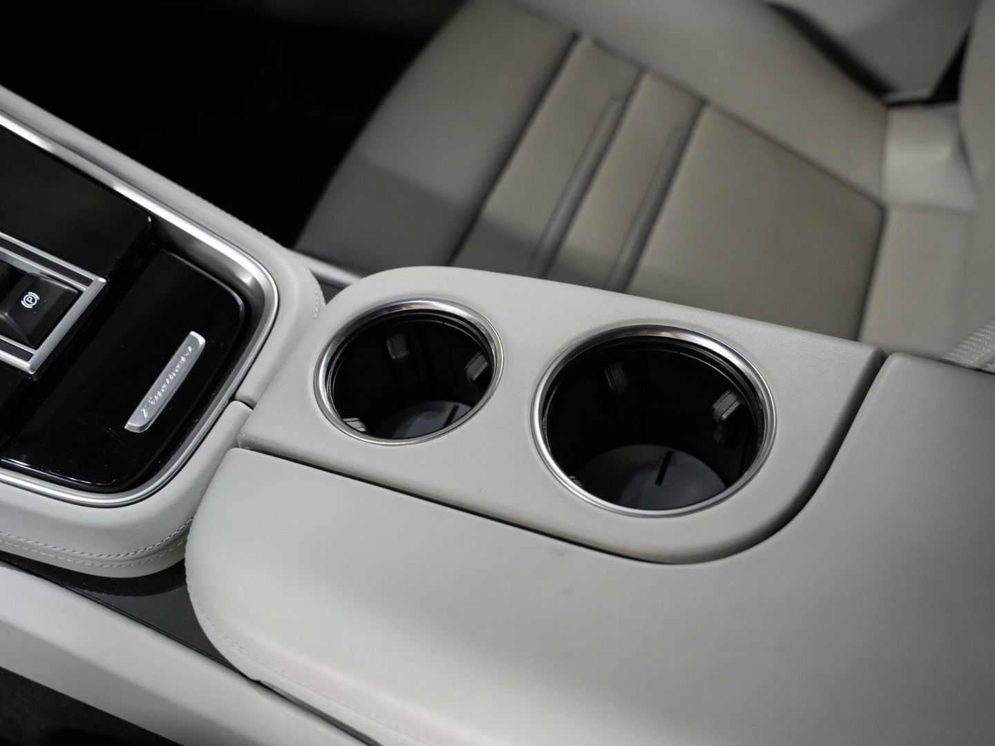 Porsche Panamera Turbo S Sport Chrono InnoDrive AHK BOSE