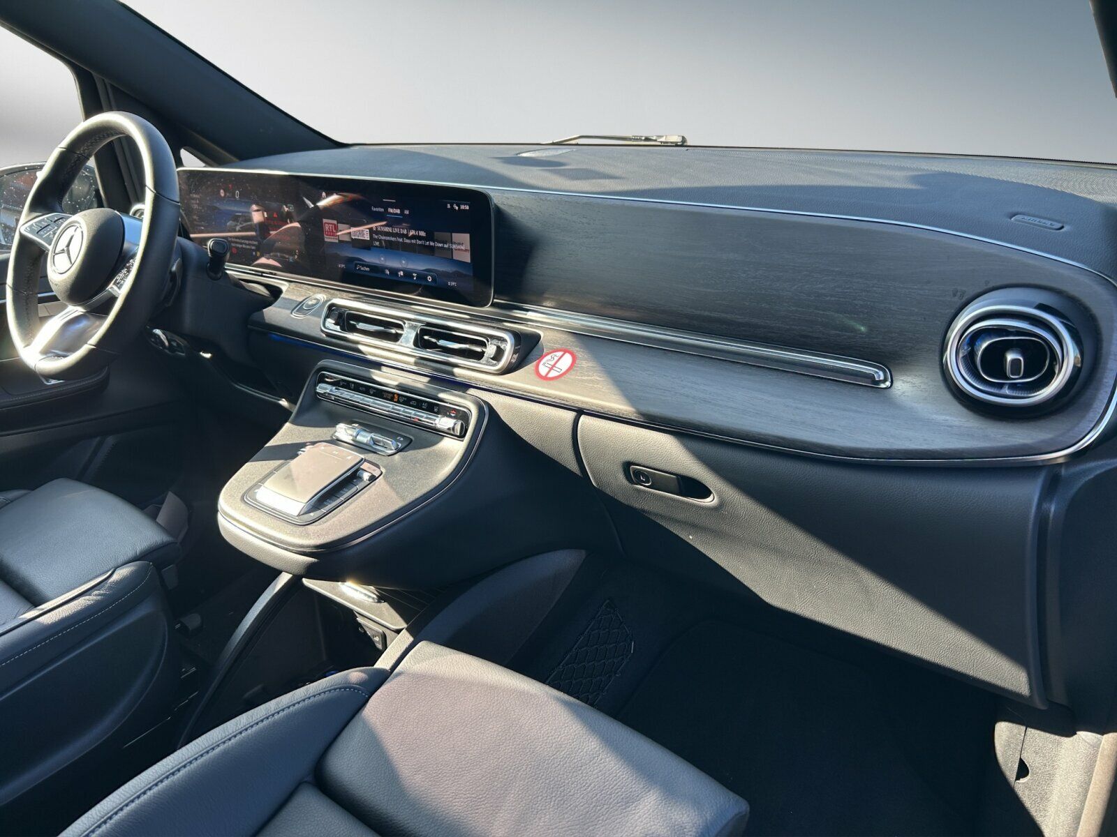 Mercedes-Benz V 300 d AVANTGARDE - Samsaru's Car Outlet