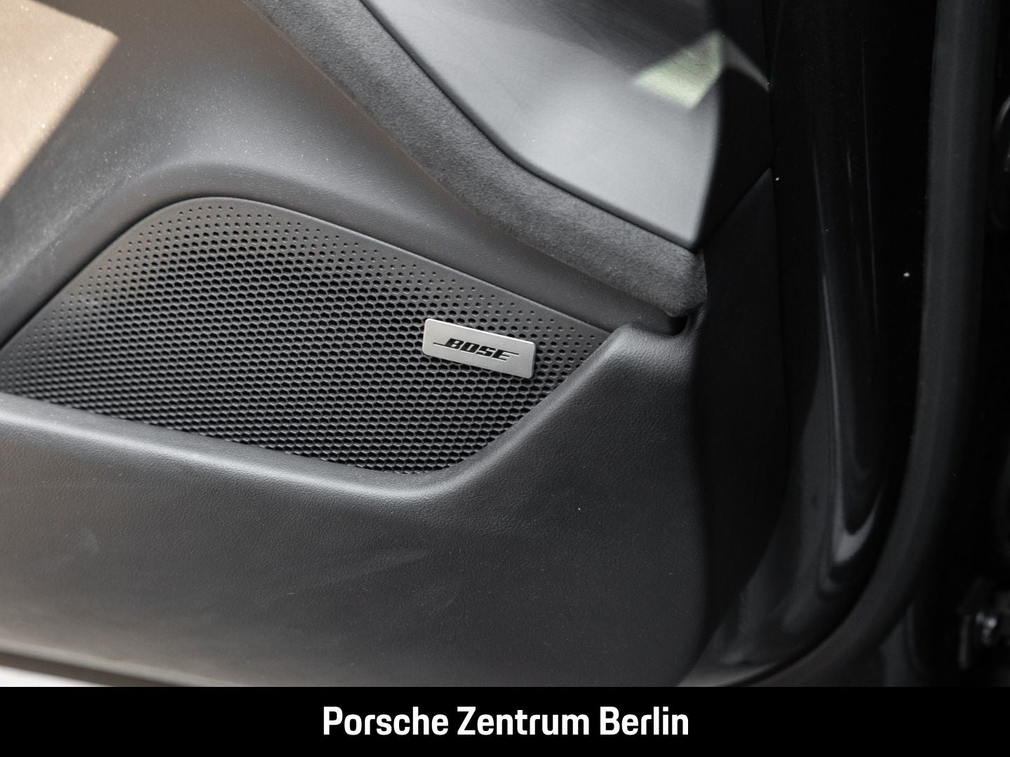 Porsche Taycan GTS HA-Lenkung BOSE 21-Zoll Panoramadach