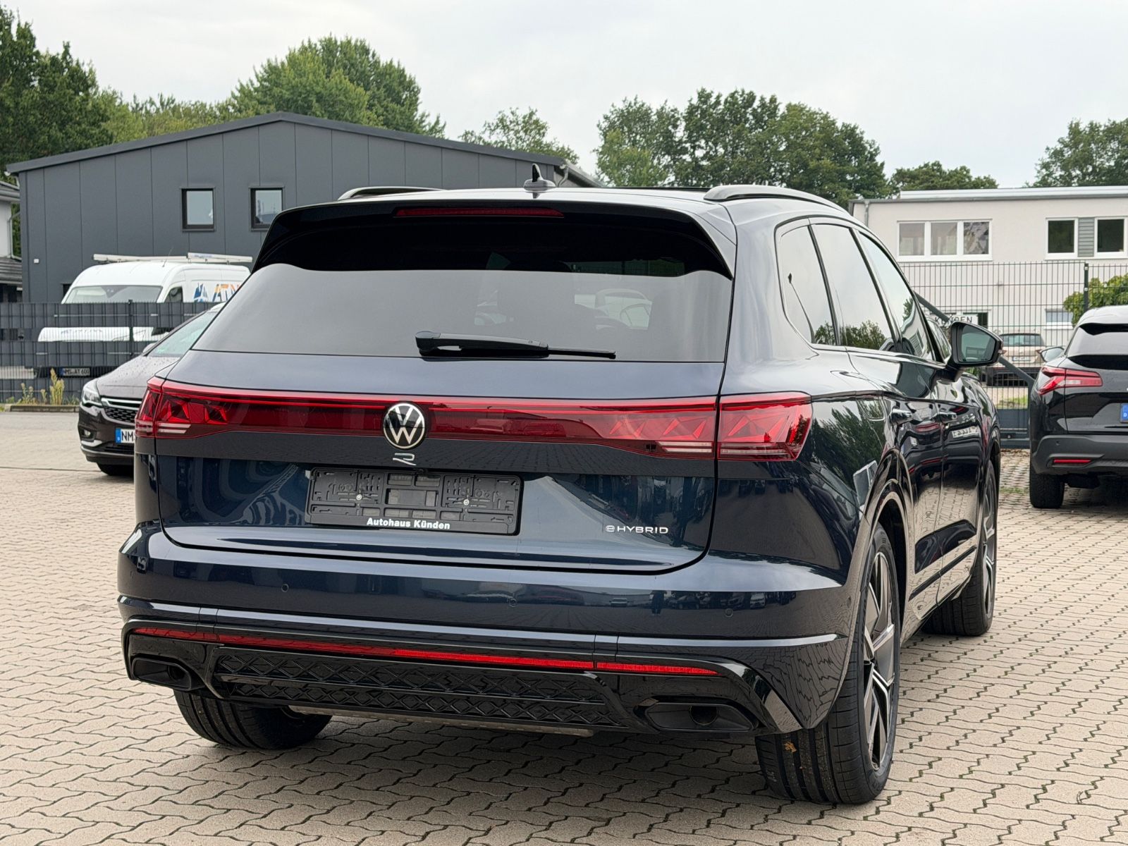 Volkswagen Touareg 3.0 TSI 4Motion R °NACHT°360°AHK°PANO°