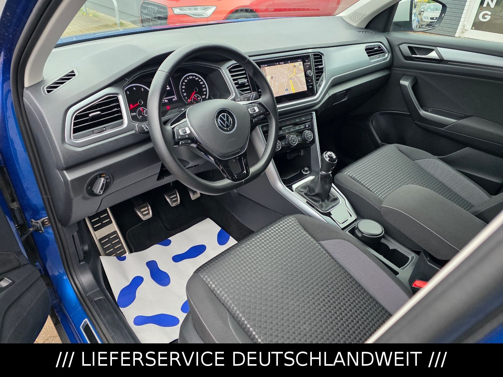 Volkswagen T-Roc 1.5 Active - Samsaru's Car Outlet
